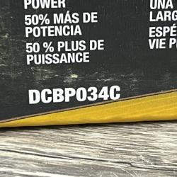 NEW - DEWALT 20V MAX XR POWERSTACK Lithium-Ion Battery Starter Kit with 1.7Ah Battery and Charger