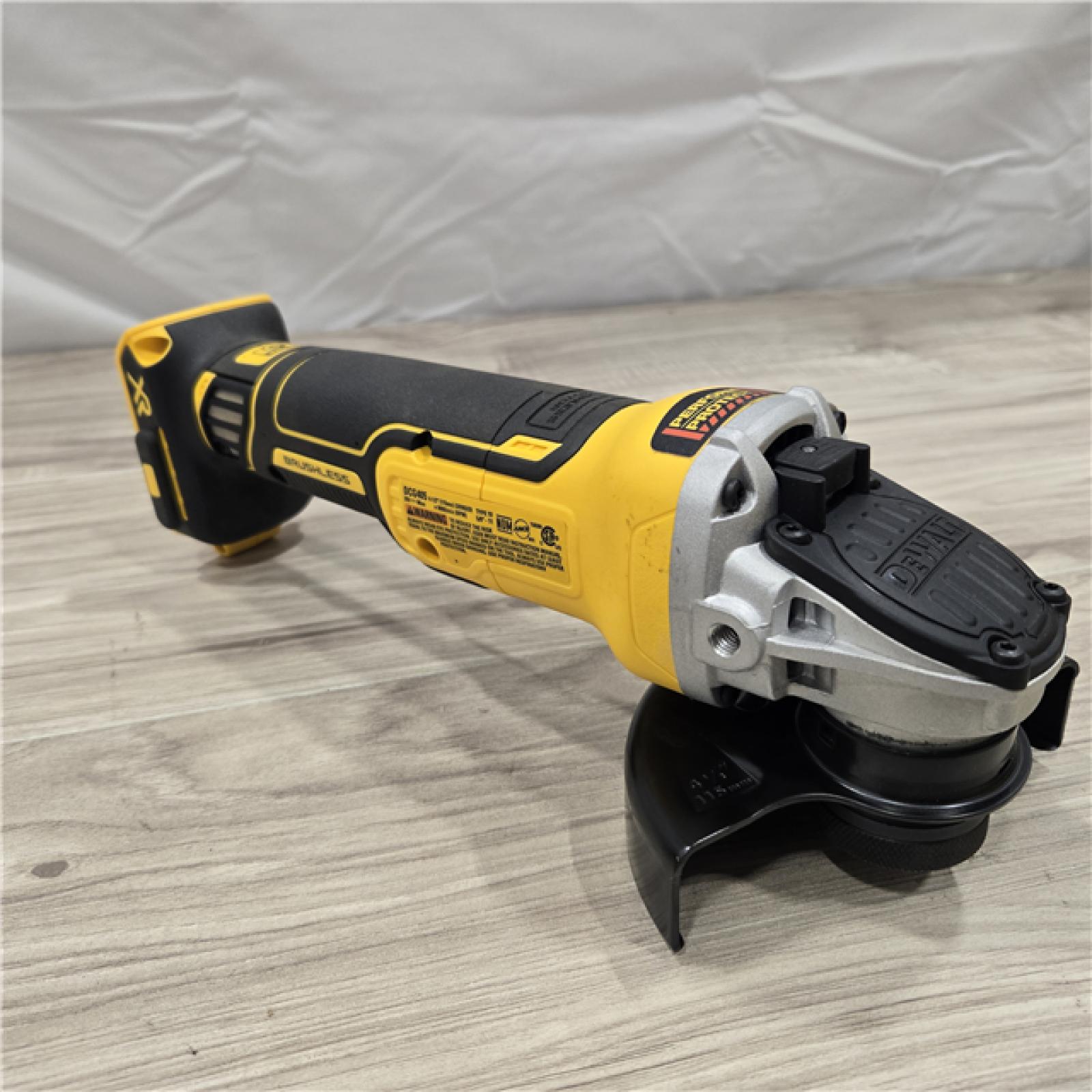 LIKE NEW! - DeWalt DCG405B 20V Max XR Small Angle Grinder (Tool Only)