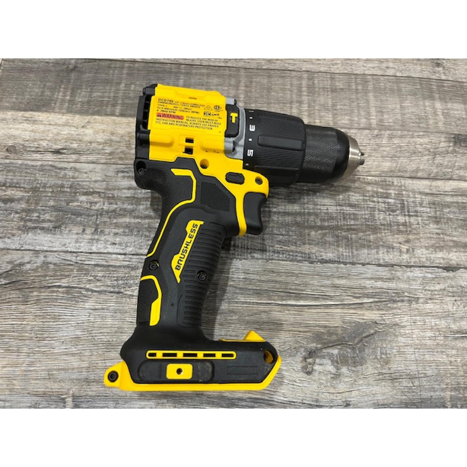 AS-IS DEWALT ATOMIC 20V Lithium-Ion Cordless 1/2 in. Hammer Drill Kit