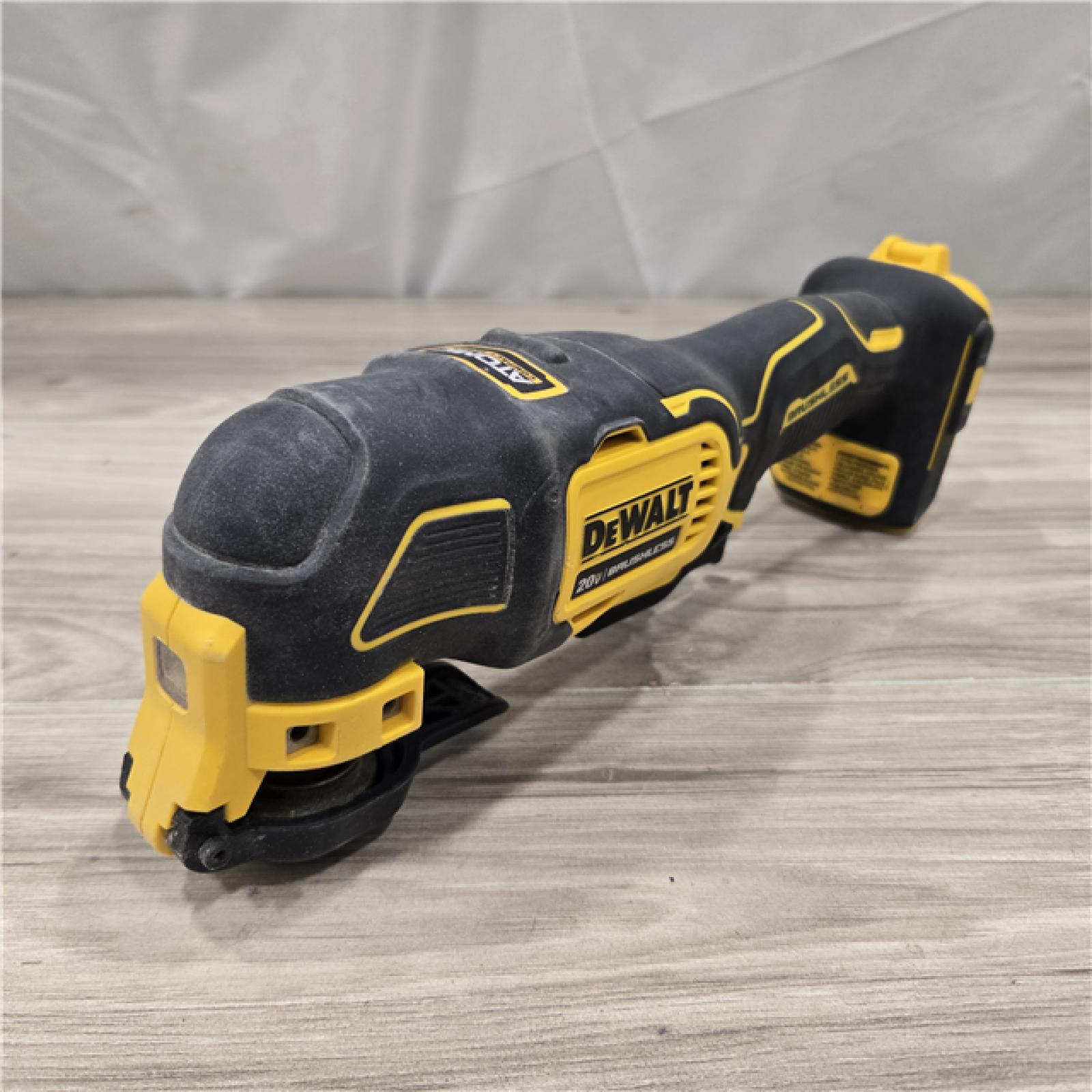 AS-IS DEWALT ATOMIC 20V MAX Cordless Oscillating Multi Tool (Tool Only)