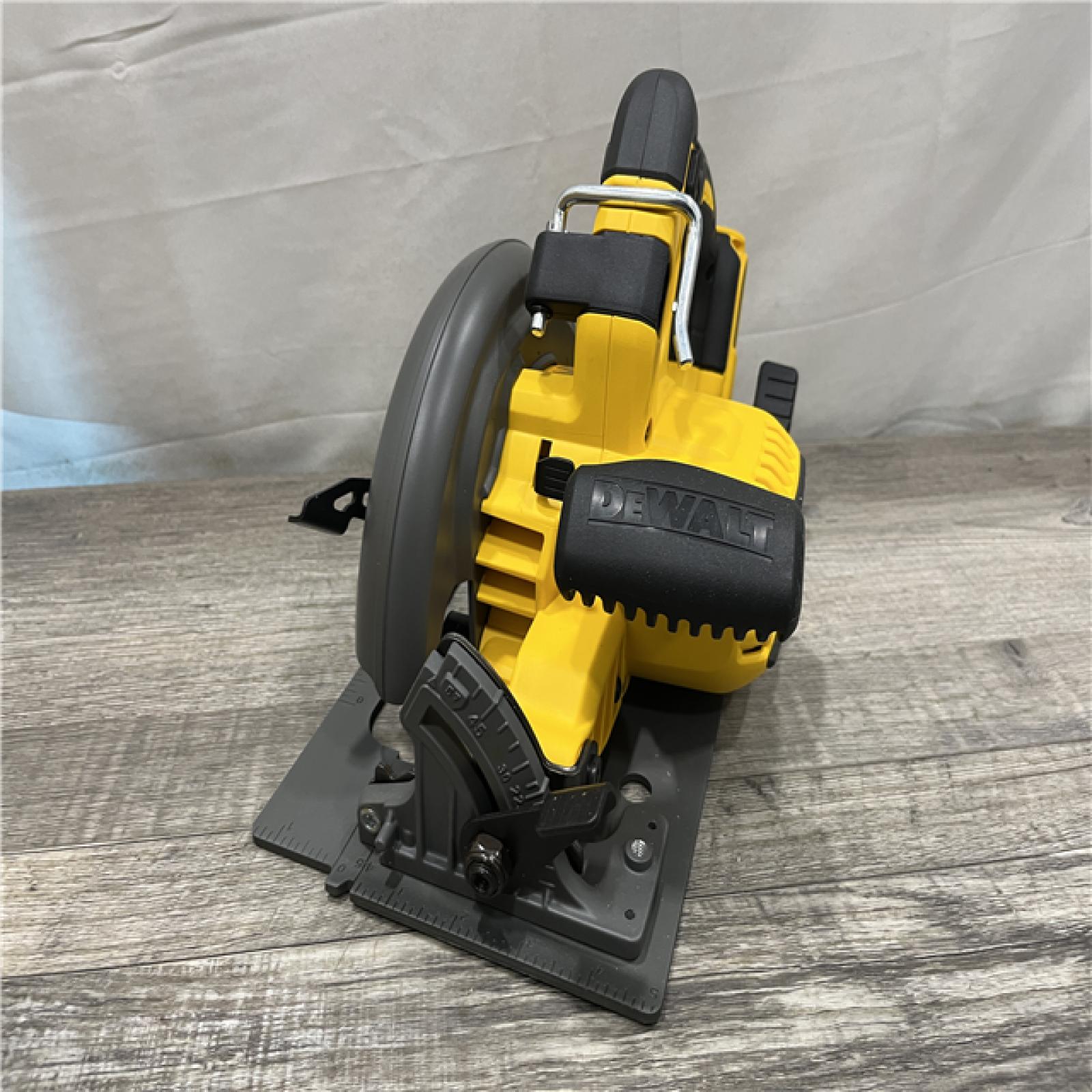 AS-IS DEWALT FLEXVOLT 60V MAX Cordless Brushless 7-1/4 in. Circular Saw with Brake (Tool Only)