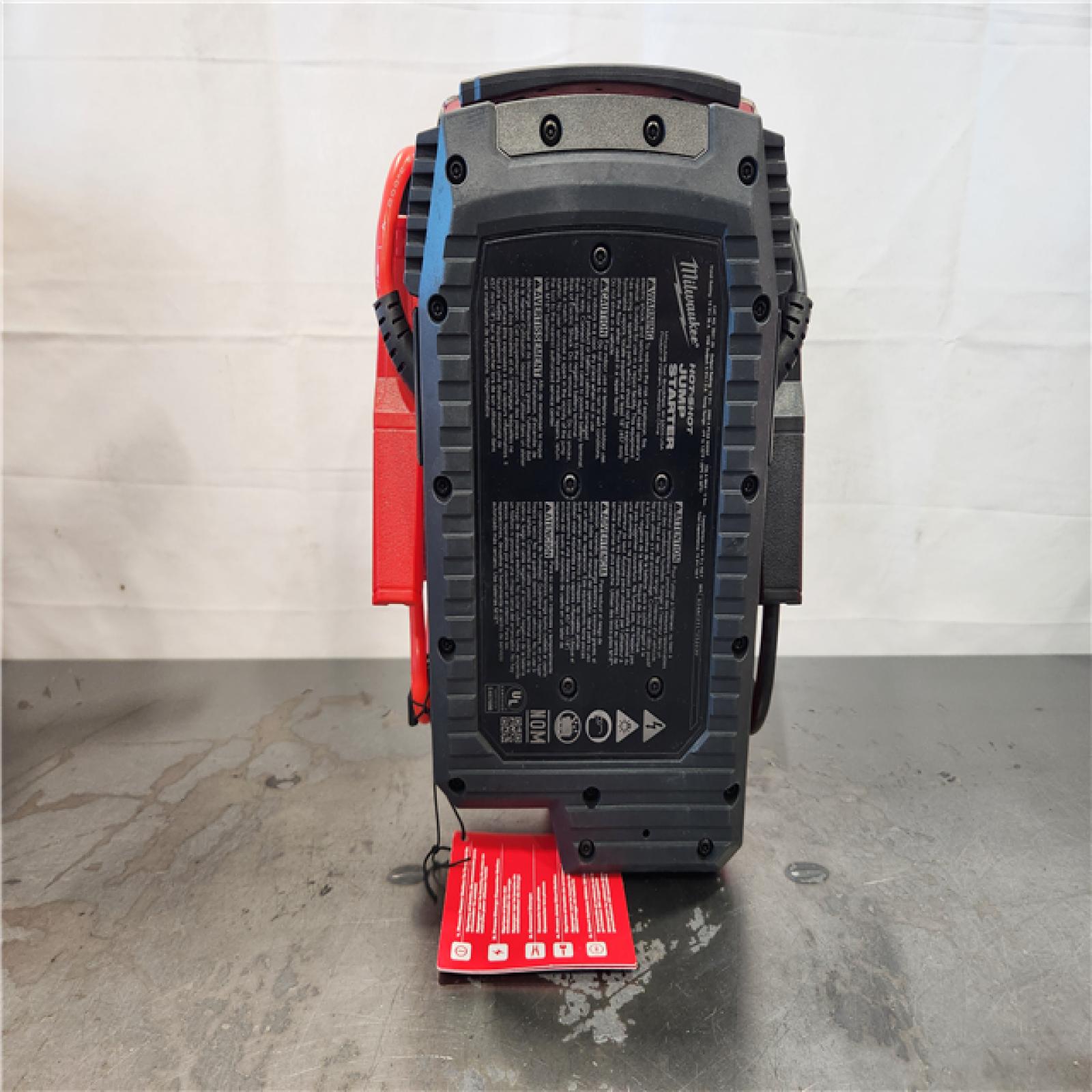 AS-IS- Milwaukee M18 18V Lithium-Ion Cordless 2000 Peak Amp HOTSHOT Jump Starter (Tool-Only)