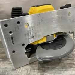 AS-IS DEWALT 20-Volt MAX 7-1/4 in. Cordless Circular Saw (Tool Only)