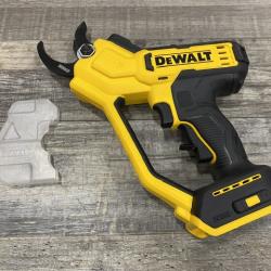 AS-IS DEWALT 20V MAX Cordless Battery Powered Pruner Kit