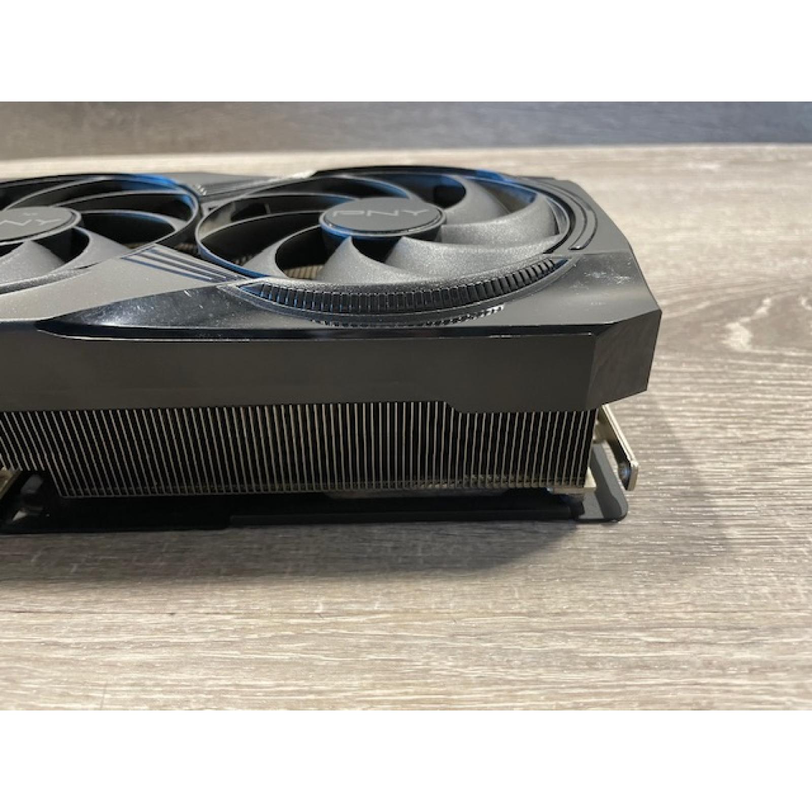 AS-IS PNY - NVIDIA GeForce RTX 5080 Overclocked 16GB GDDR7 PCI Express 5.0 Graphics Card with Triple Fan - B