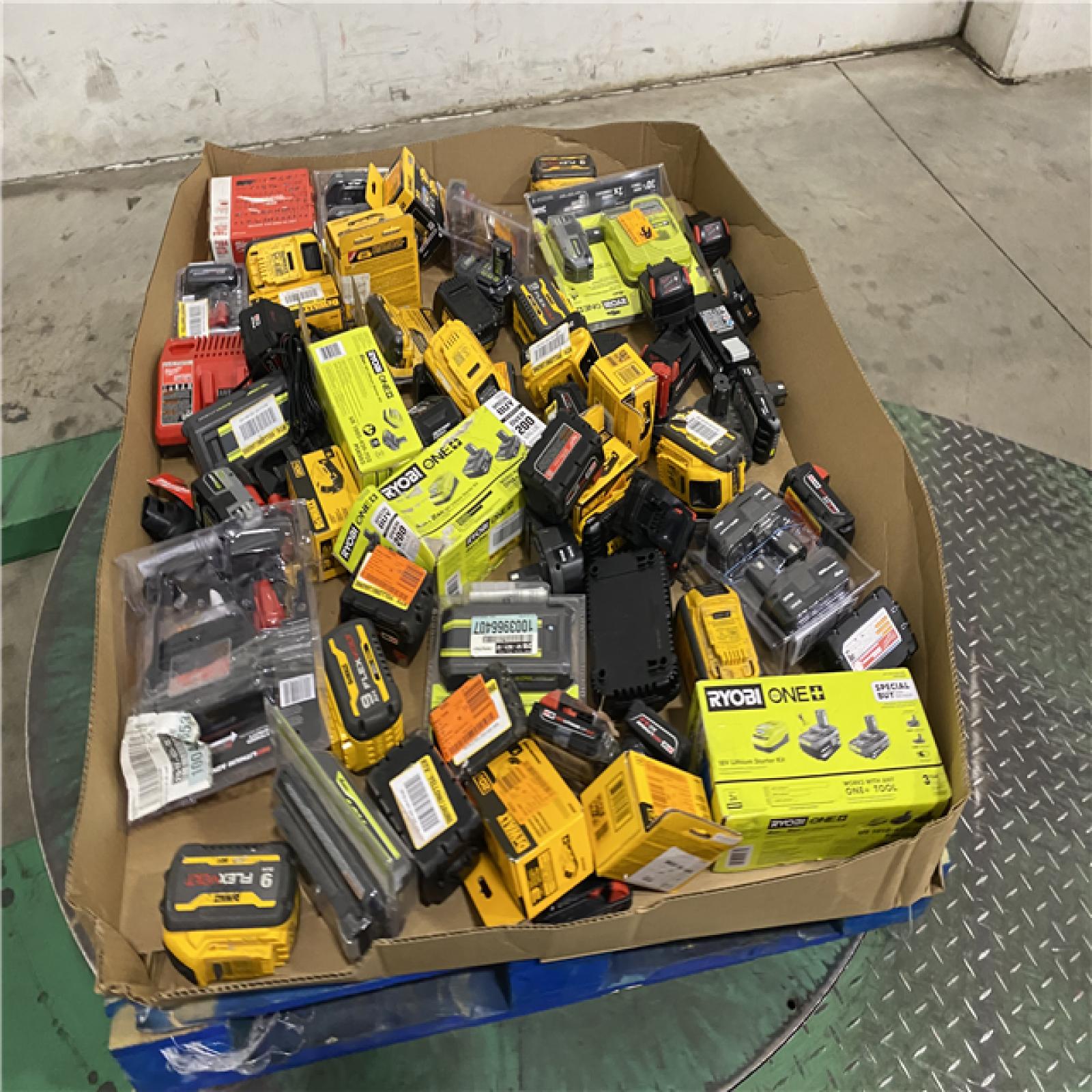 Dallas Location - As-Is Battery Tool Pallet