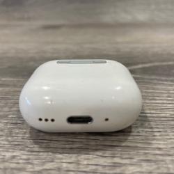AS-IS Apple Airpods 4 Wireless Charging Case