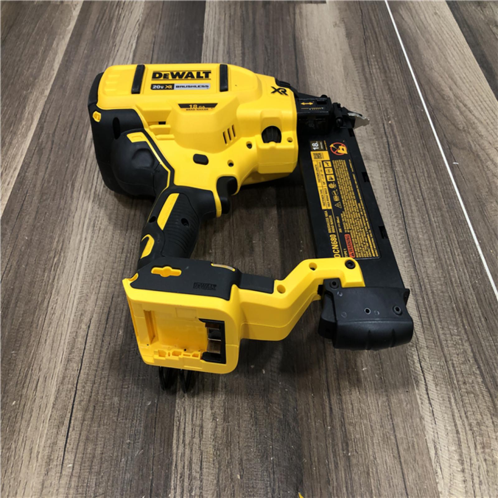 AS-IS DEWALT 20V MAX XR Lithium-Ion 2-1/8 in. 18-Gauge Electric Cordless Brad Nailer Kit