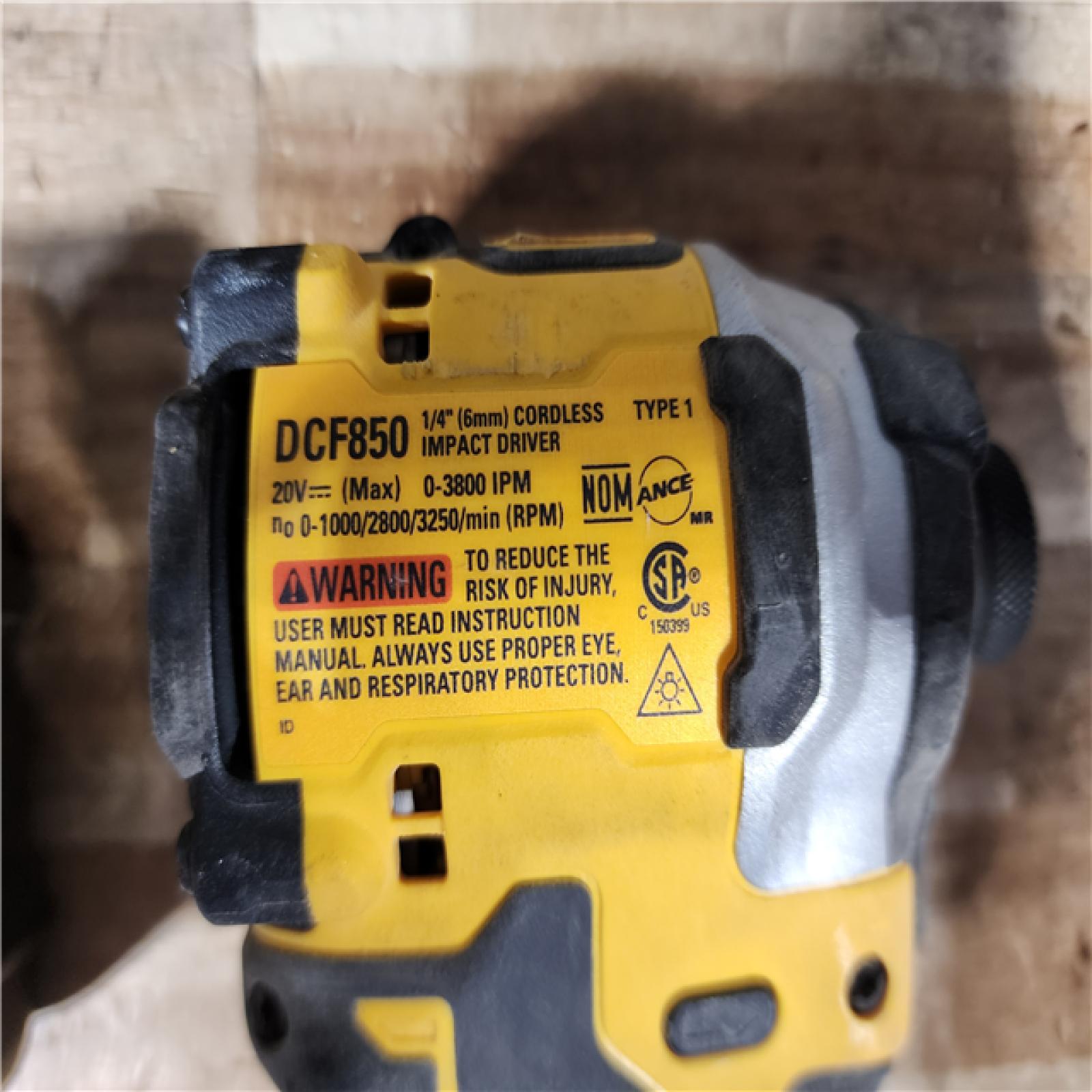 HOUSTON LOCATION - AS - IS DEWALT ATOMIC 20V MAX Cordless Brushless Compact 1/4 in. Impact Driver COMBO KIT