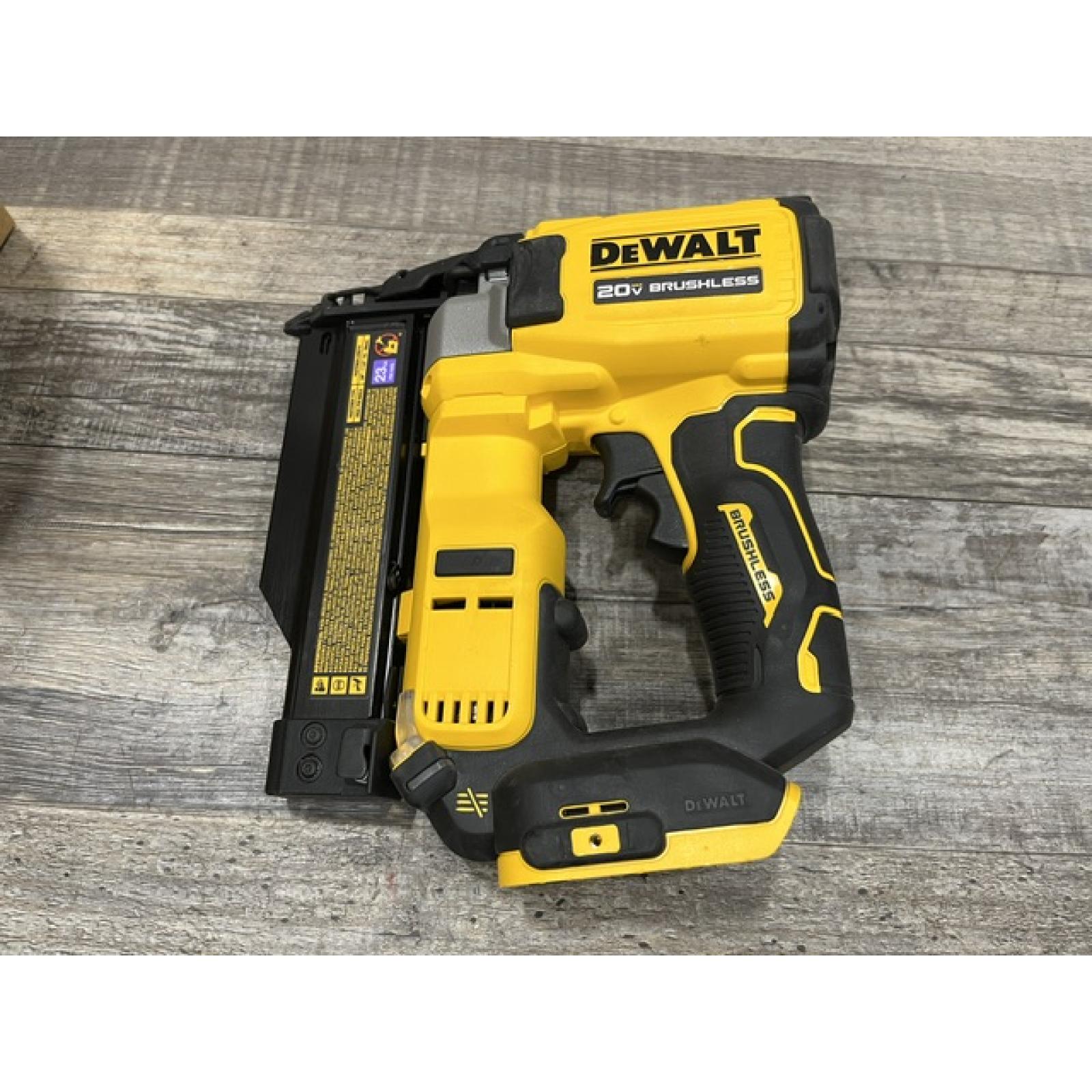 AS-IS DEWALT ATOMIC 20V MAX Lithium Ion Cordless 23 Gauge Pin Nailer Kit