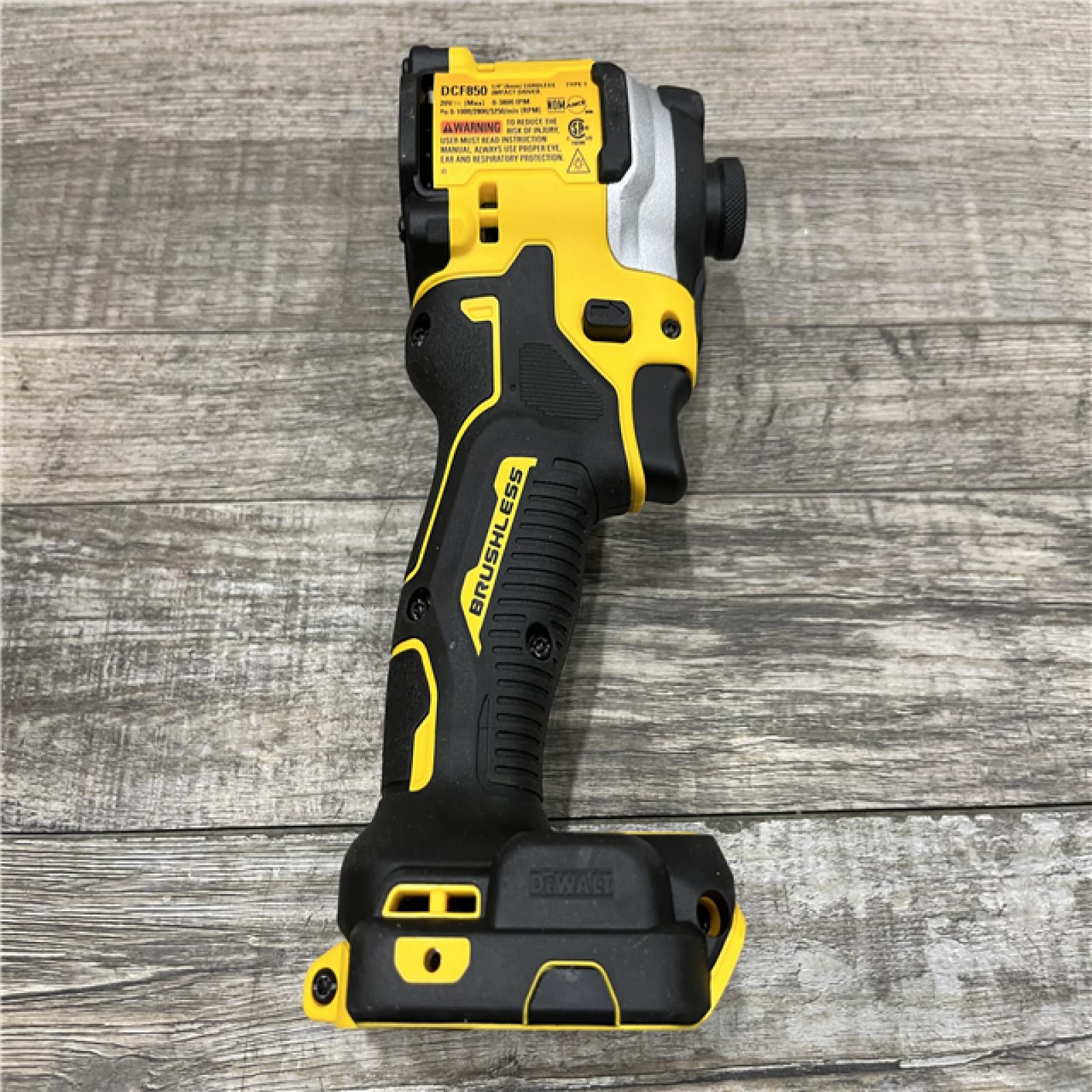 AS-IS DEWALT ATOMIC 20V MAX Lithium-Ion Cordless 1/4 in. Brushless Impact Driver Kit