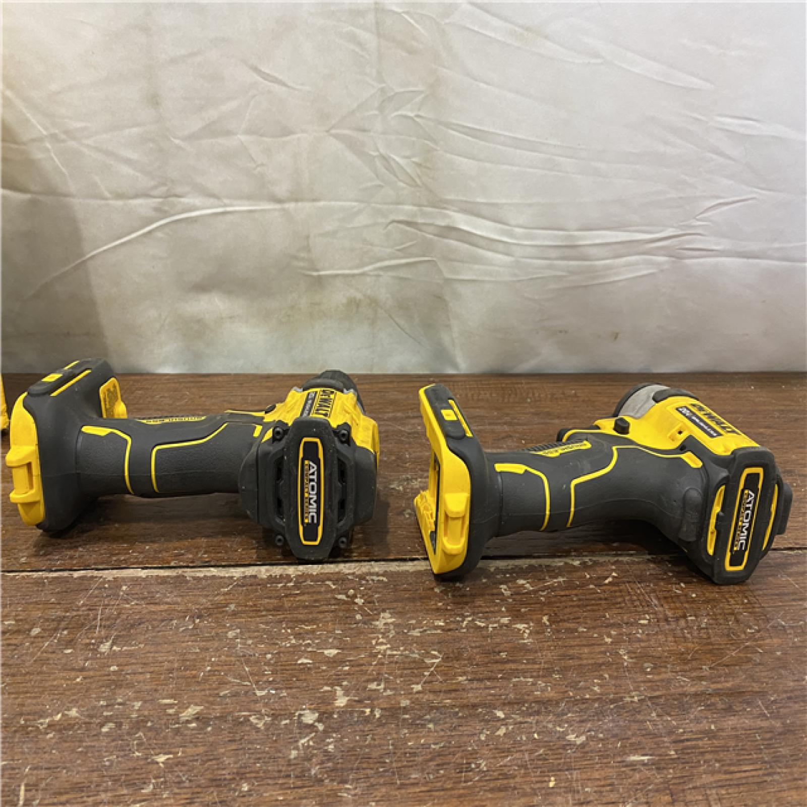 AS-IS DEWALT ATOMIC 20-Volt MAX Lithium-Ion Cordless Combo Kit (2-Tool) with (2) 2.0Ah Batteries, Charger and Bag