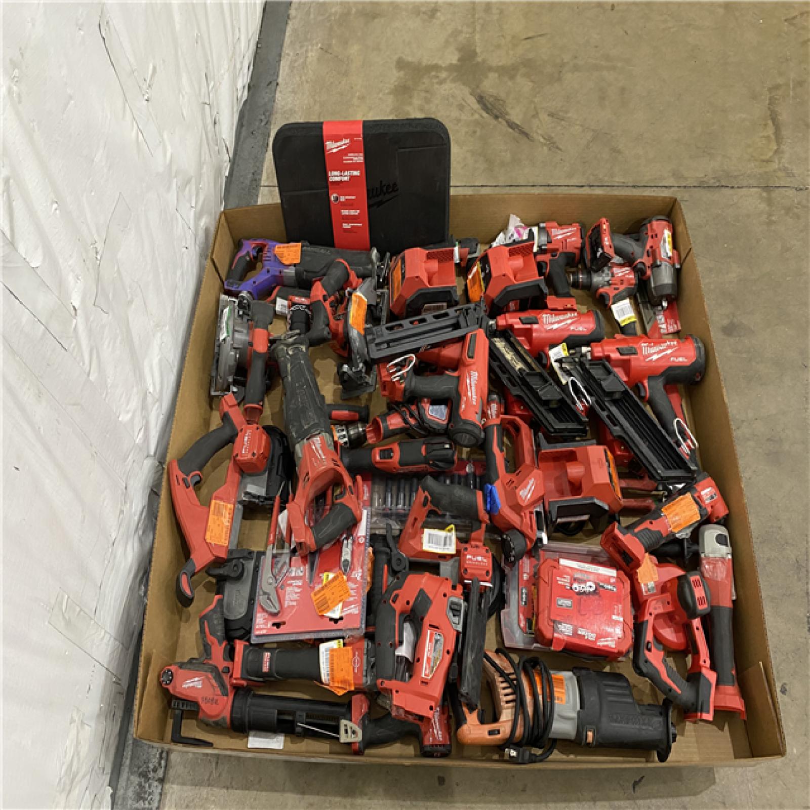 Houston Location AS IS - Tool Pallet