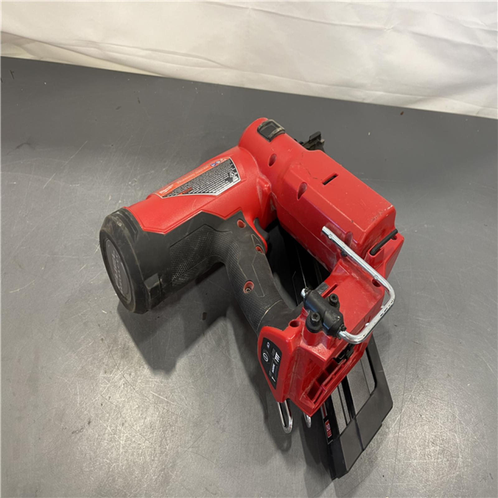 AS-IS - Milwaukee M18 FUEL 3-1/2 in.18-Volt 30-Degree Lithium-Ion Brushless Cordless Framing Nailer