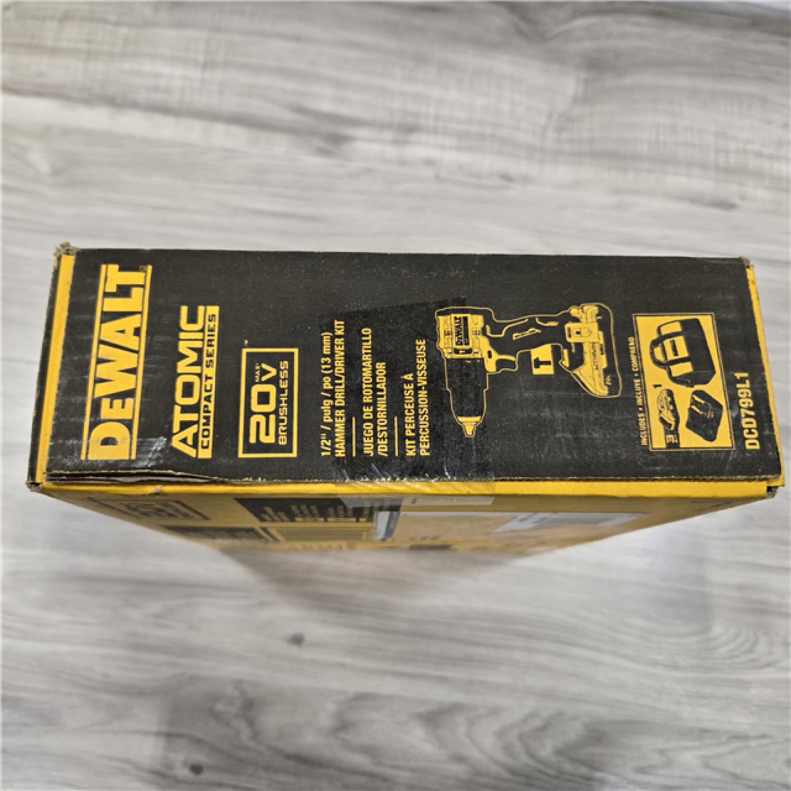 NEW! - DEWALT ATOMIC 20-Volt Lithium-Ion Cordless 1/2 in. Compact Hammer Drill with 3.0Ah Battery, Charger and Bag