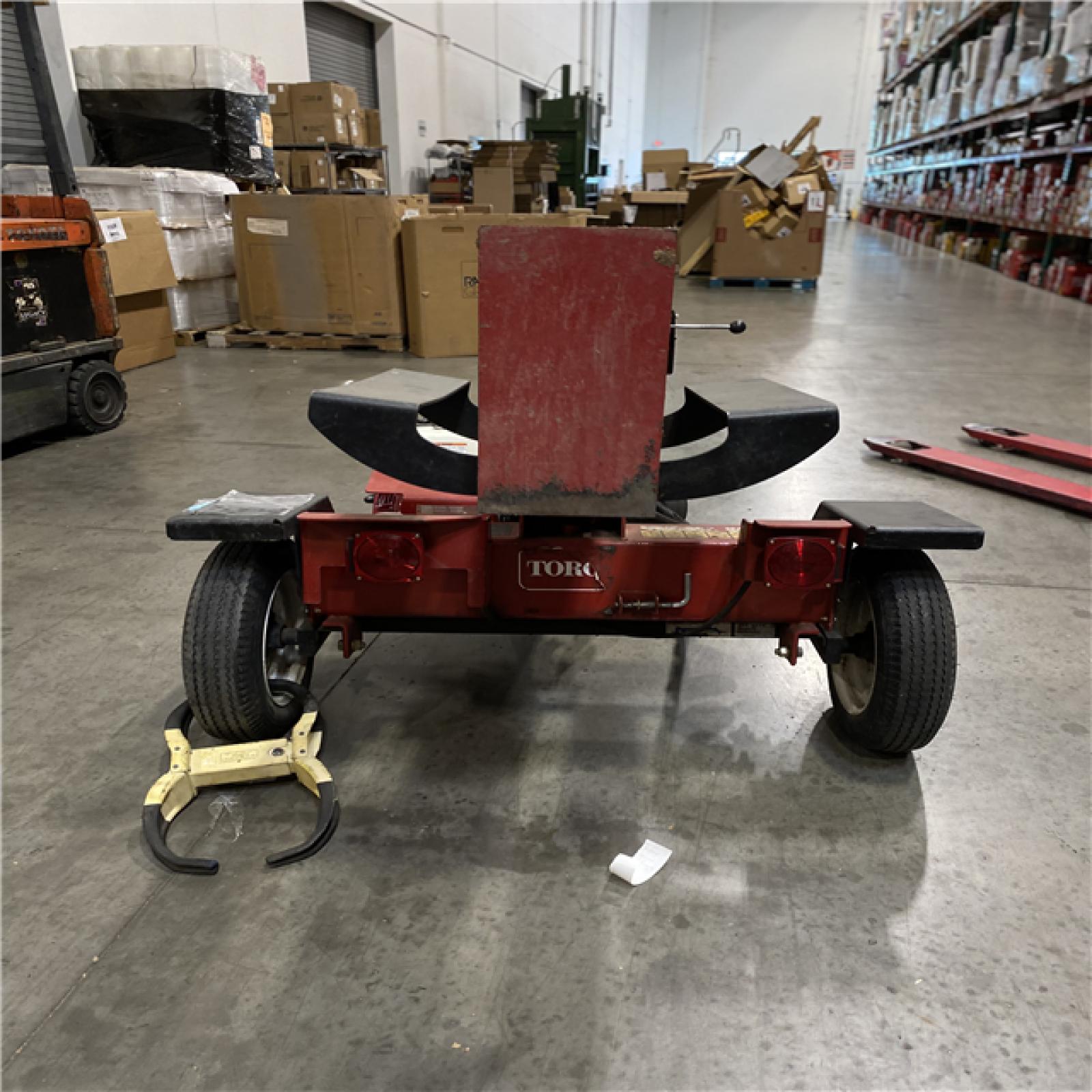 Dallas Location - As-Is TORO LS-922 Log splitter