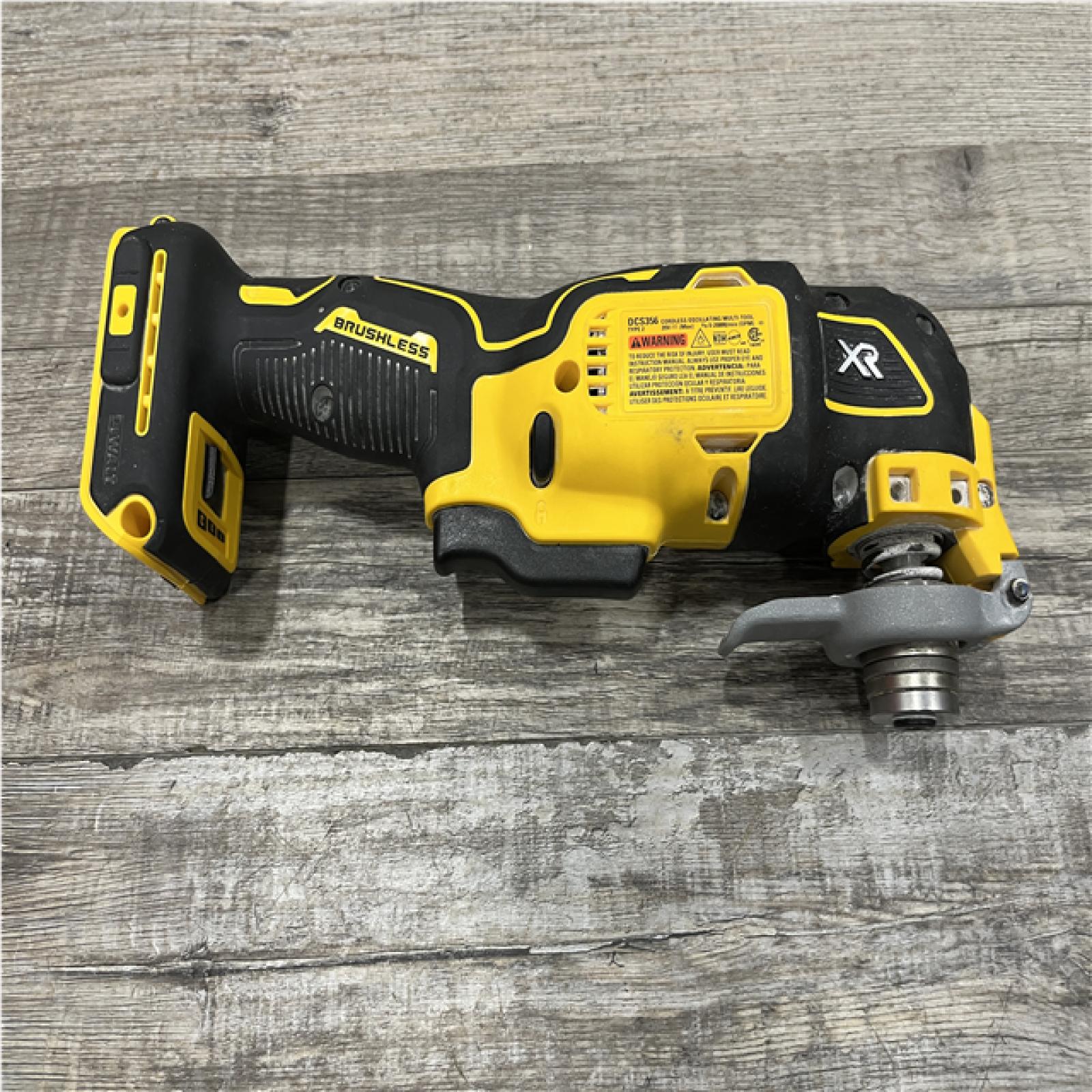 AS-IS DEWALT 20V MAX XR Cordless Brushless 3-Speed Oscillating Multi Tool Kit