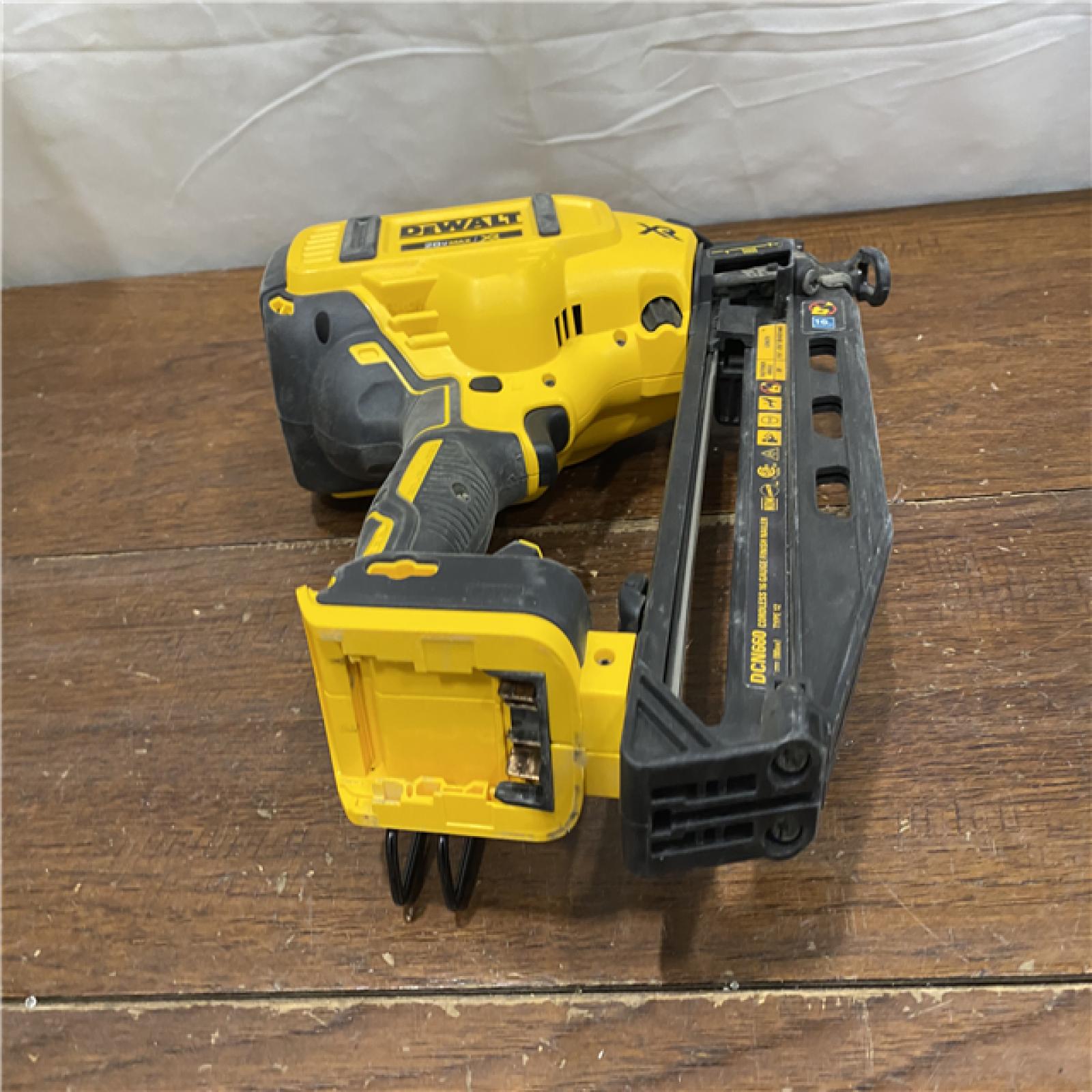 AS-IS DeWalt DCN660D1 20V 16 Gauge Cordless Angled Finish Nailer Kit W/ 2Ah Battery