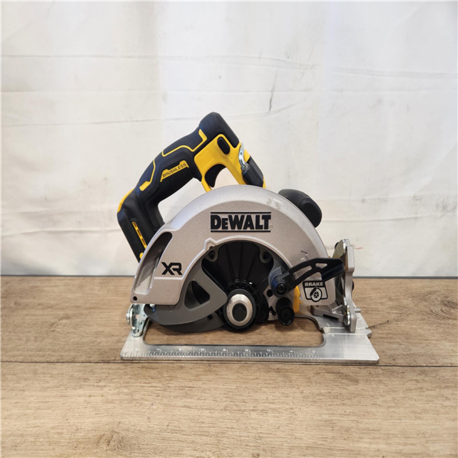 AS-IS- 20-Volt MAX 7-1/4 in. Cordless Circular Saw (Tool Only)