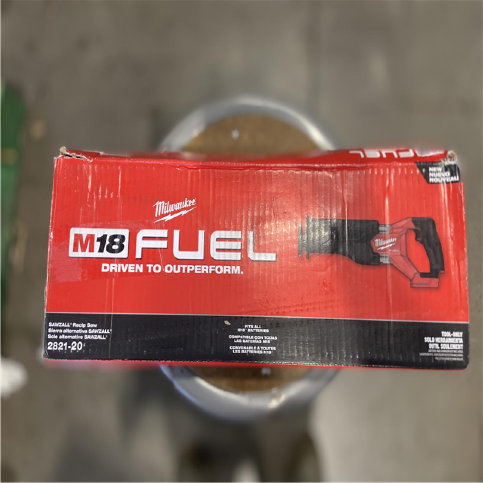 LIKE NEW! - Milwaukee M18 FUEL GEN-2 18V Lithium-Ion Brushless Cordless SAWZALL Reciprocating Saw (Tool-Only)