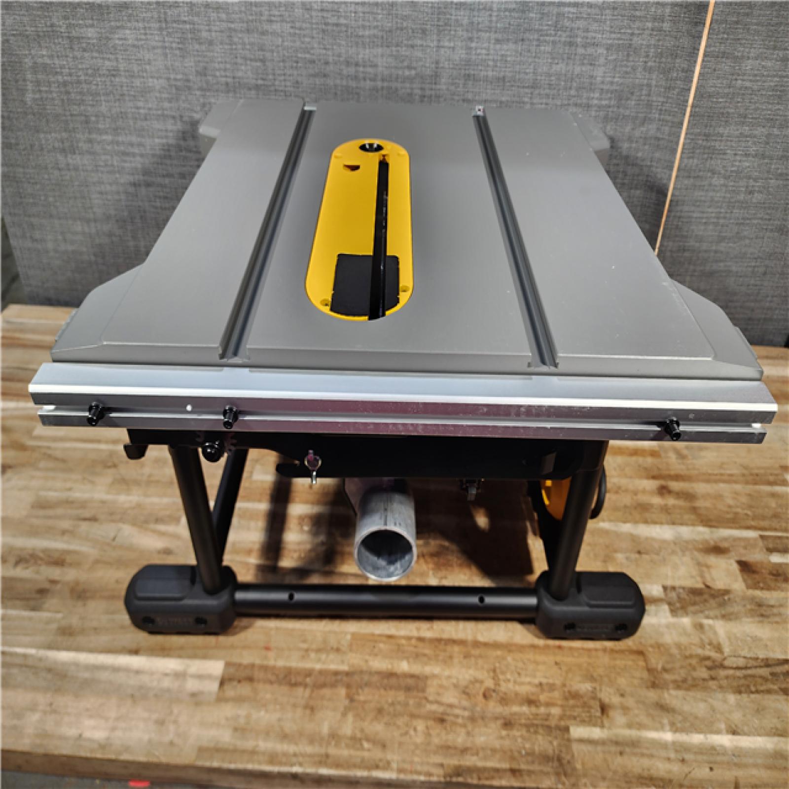 HOUSTON LOCATION - AS - IS Dewalt 8-1/4 Compact Jobsite Table Saw
