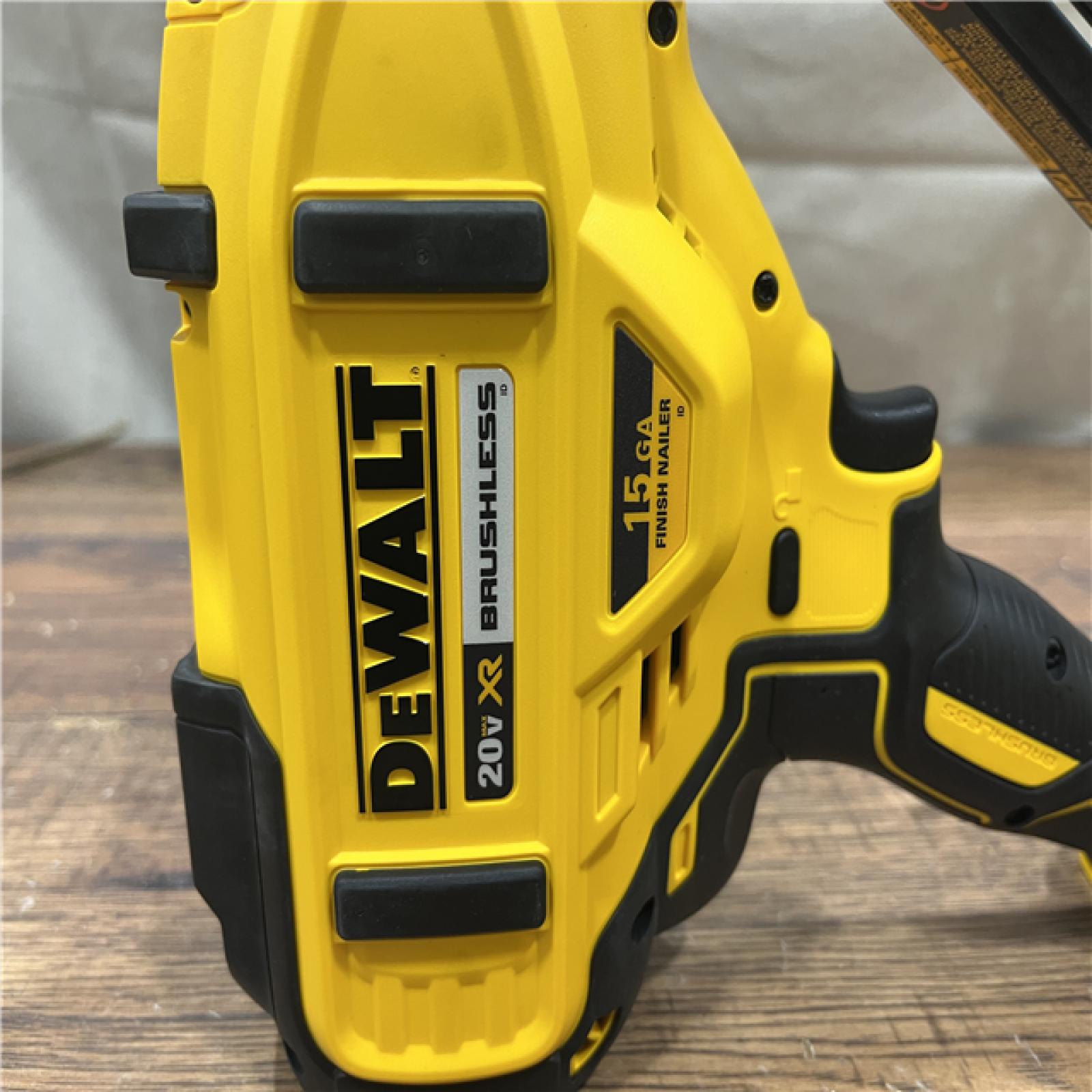 AS-IS DEWALT 20V MAX XR 15 Ga. Cordless 34 Deg Nailer 20 V