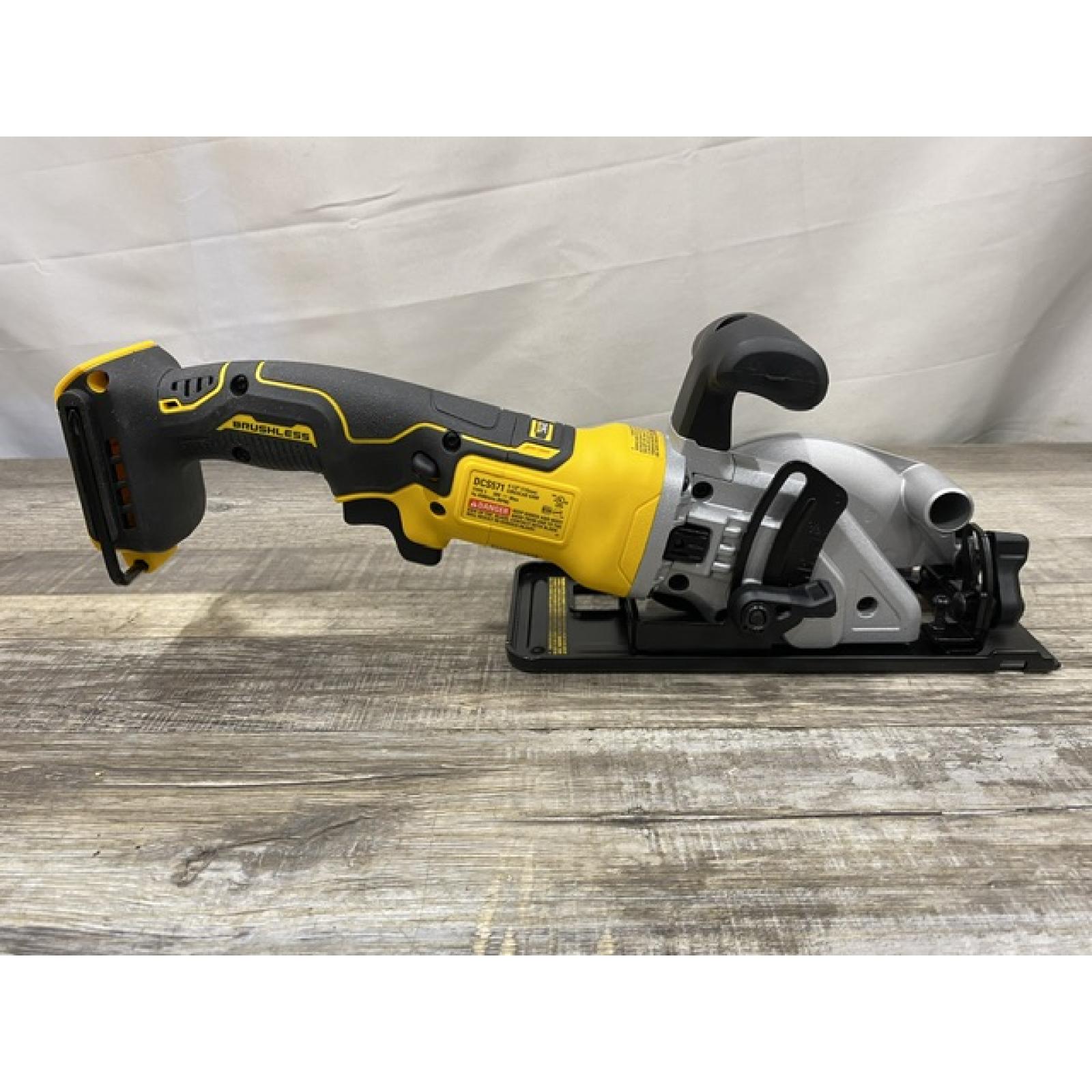 AS-IS DEWALT ATOMIC 20V MAX Cordless Brushless 4-1/2 in. Circular Saw (Tool Only)