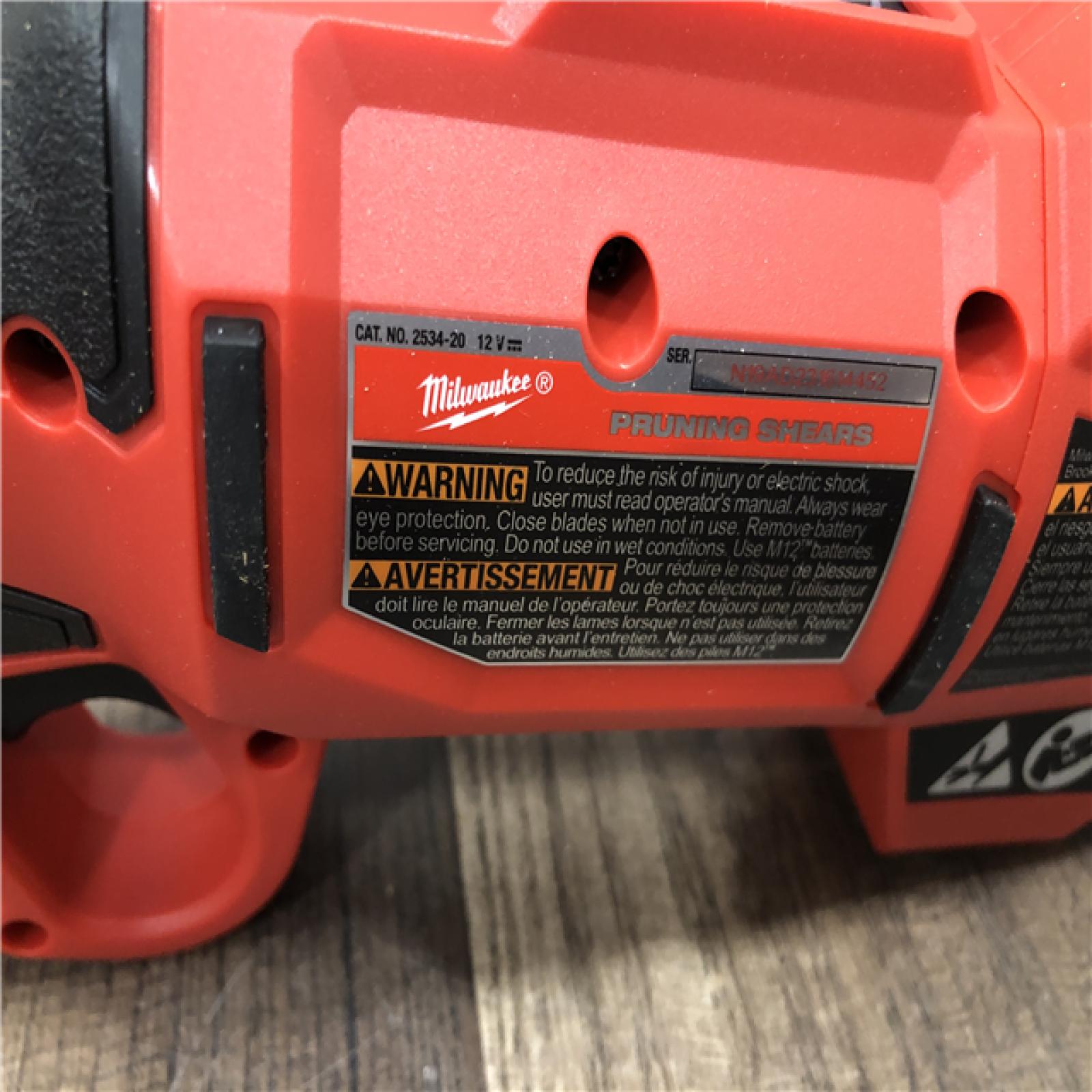 AS-IS Milwaukee 12V Cordless Brushless Pruner Shears Kit W/ 2.0 Ah Battery & Charger