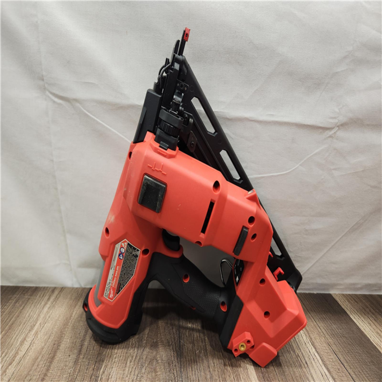 AS-IS- Milwaukee M18 FUEL 15 Ga. 18 Volt Brushless Angled Finish Nailer (TOOL ONLY)