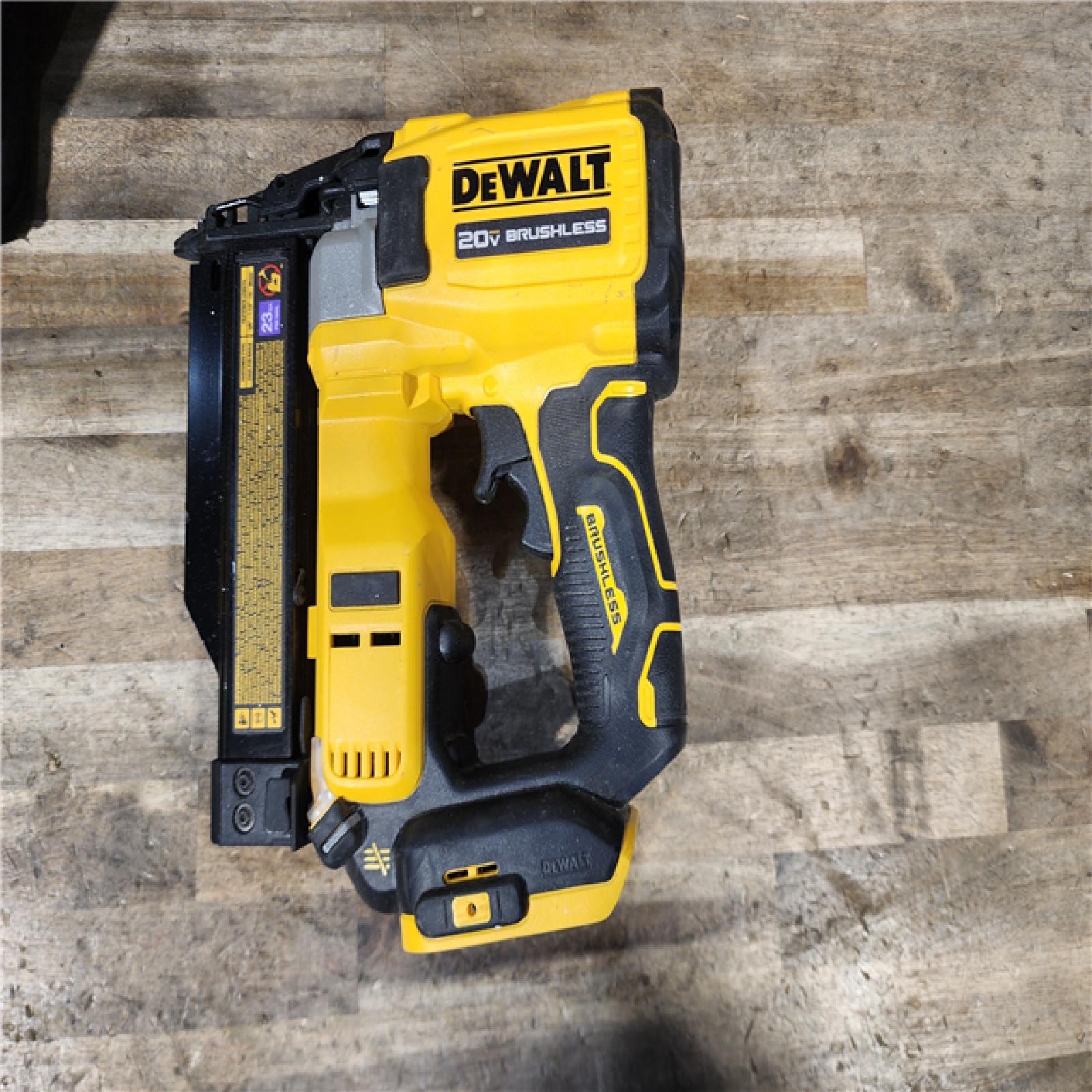 HOUSTON LOCATION - AS-IS DEWALT ATOMIC 20V MAX Lithium Ion Cordless 23 Gauge Pin Nailer Kit with 2.0Ah Battery and Charger
