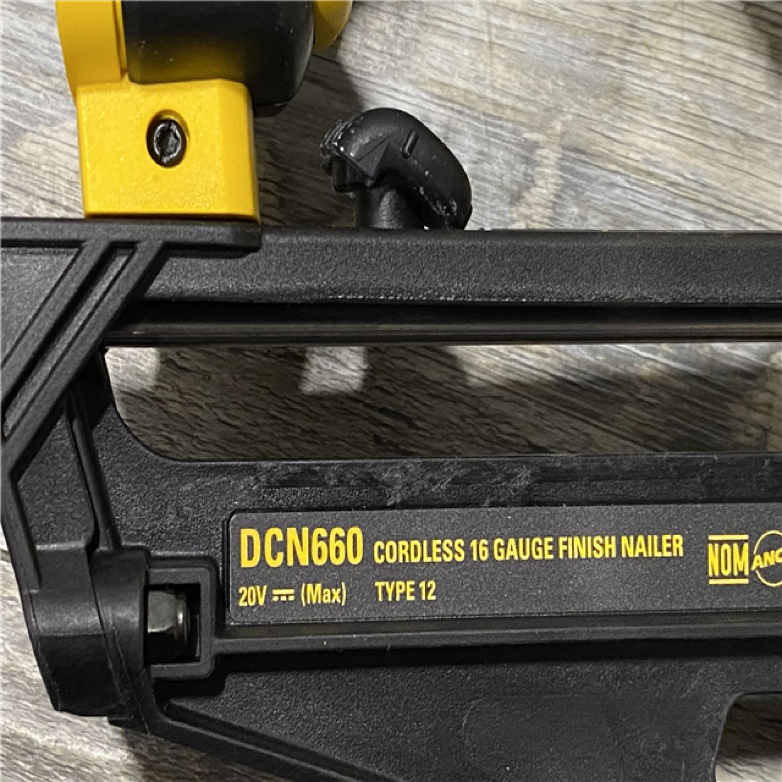 AS-IS DEWALT 20V MAX XR 16-Gauge Electric Cordless Angled Finishing Nailer Kit