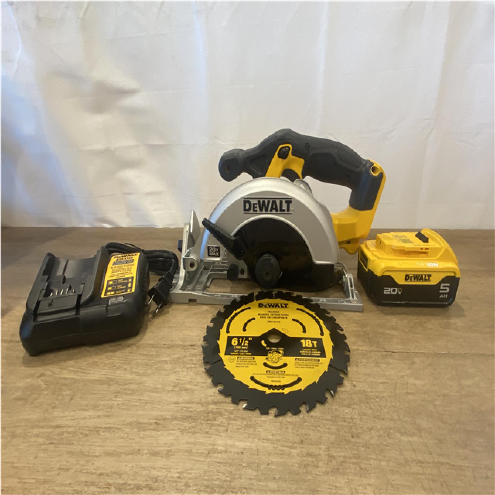 AS-IS DEWALT 20V MAX Cordless 6-1/2 in. Circular Saw Kit