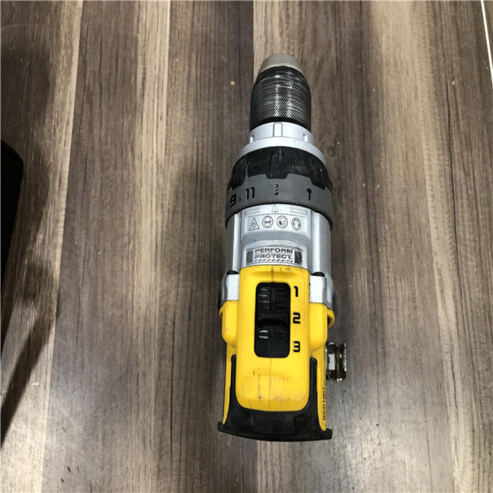 AS-IS DEWALT Atomic 20V Max Lithium-Ion Brushless Cordless Compact 1/4 in. Impact Driver Kit