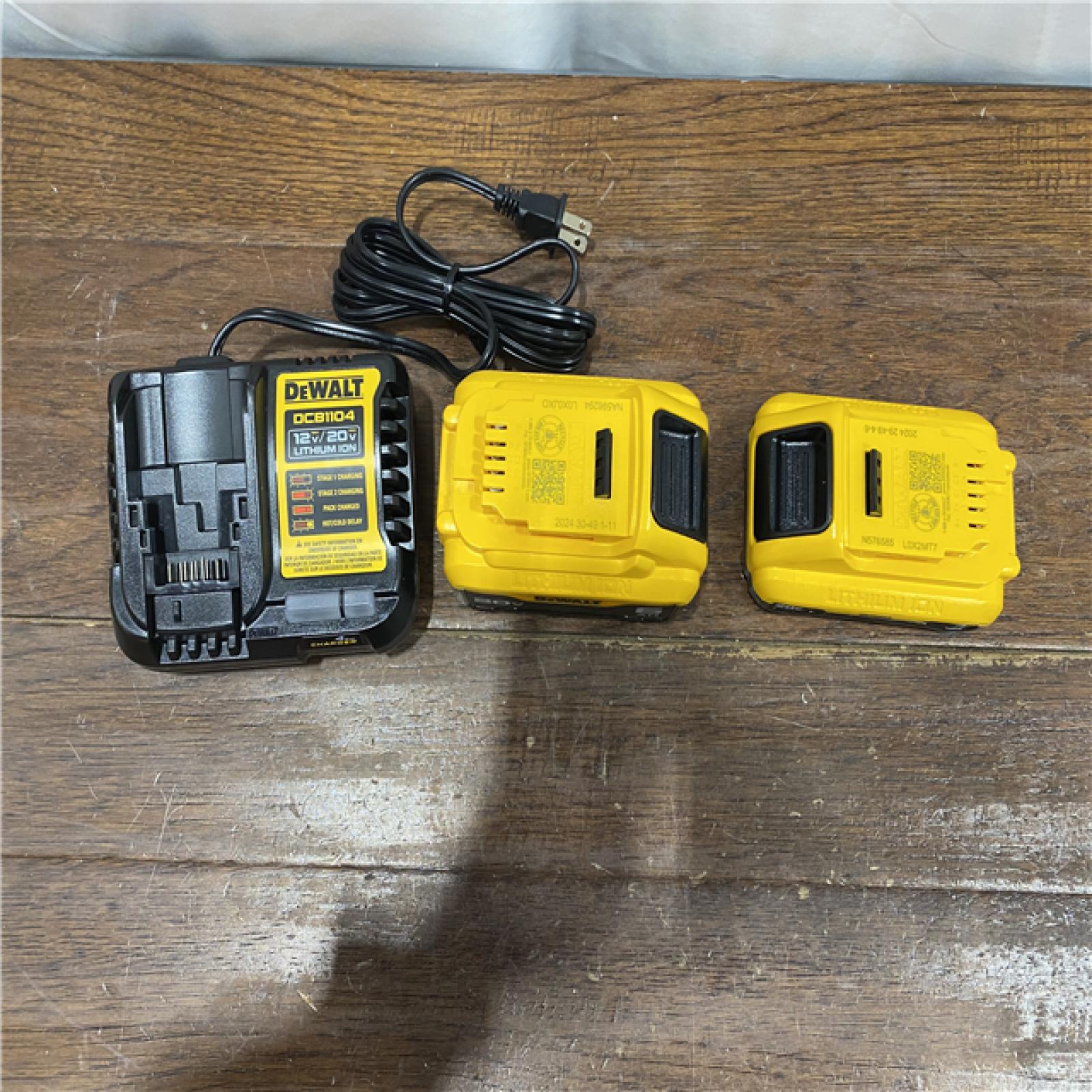 AS-IS DEWALT 20V MAX Lithium-Ion 6.0Ah and 4.0Ah Battery and Charger Starter Kit
