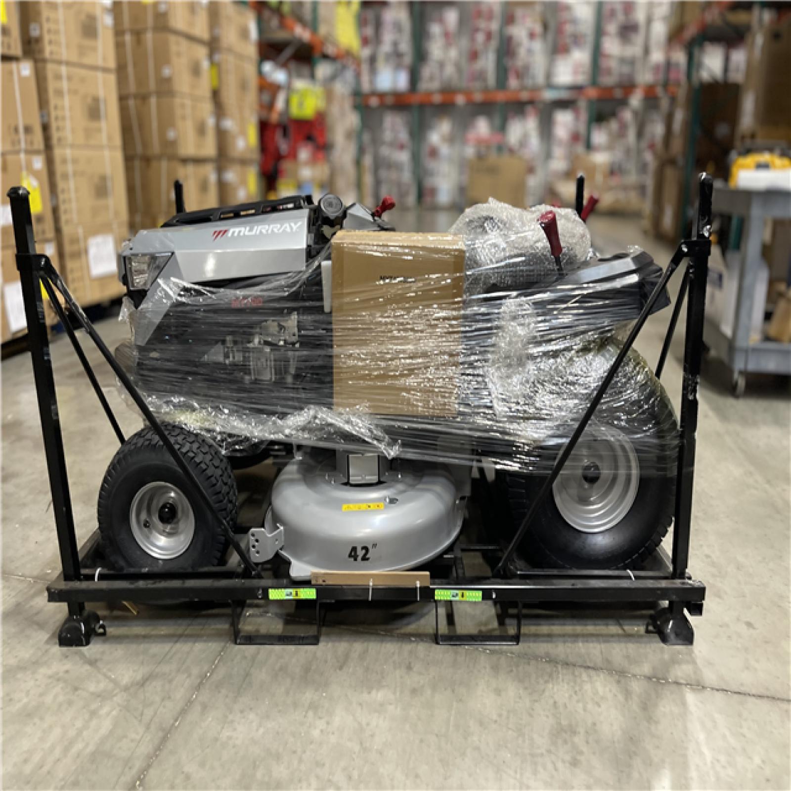 DALLAS LOCATION- AS IS- Murray MT100 42 in. 13.5 HP 500cc E1350 Series Briggs and Stratton Engine 6-Speed Manual Gas Tractor Mower