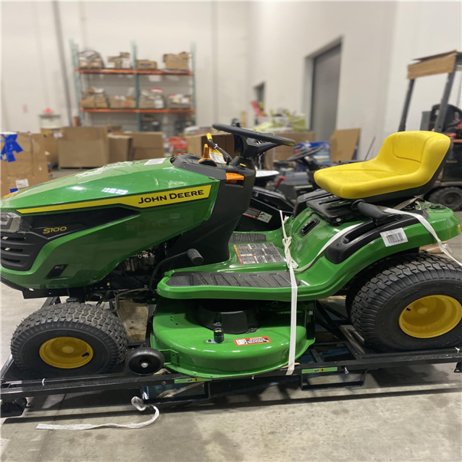 Dallas Location - As-Is John Deere S100 42 in. 17.5 HP Gas Riding Lawn Mower