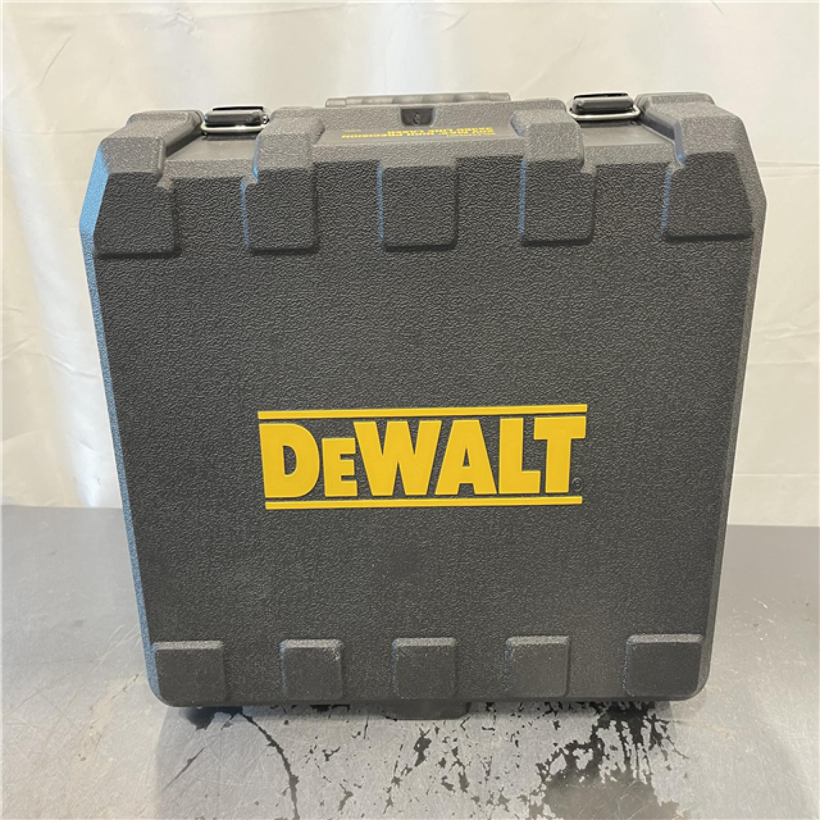 AS-IS - DEWALT 230 ft. Green Self-Leveling 3-Plane Laser Level Kit