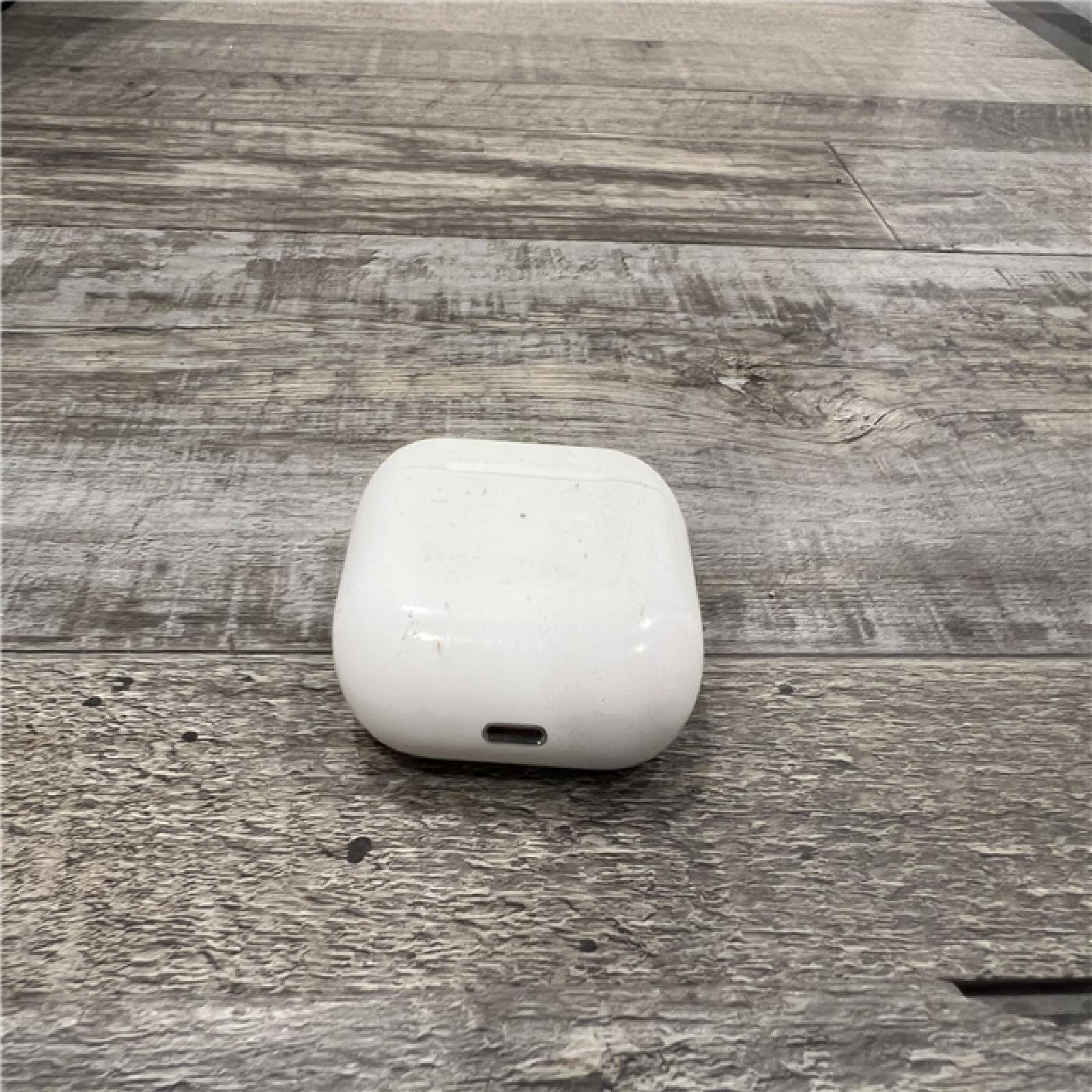 AS-IS Apple - AirPods (3rd generation) with Lightning Charging Case - White