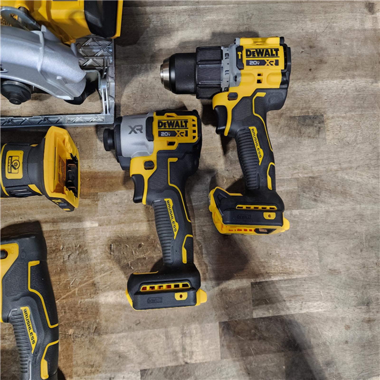 HOUSTON LOCATION - AS-IS DEWALT 20-Volt XR Lithium-Ion 6-Tool Cordless Combo Kit with (2) 5.0 Ah Battery Packs and Charger