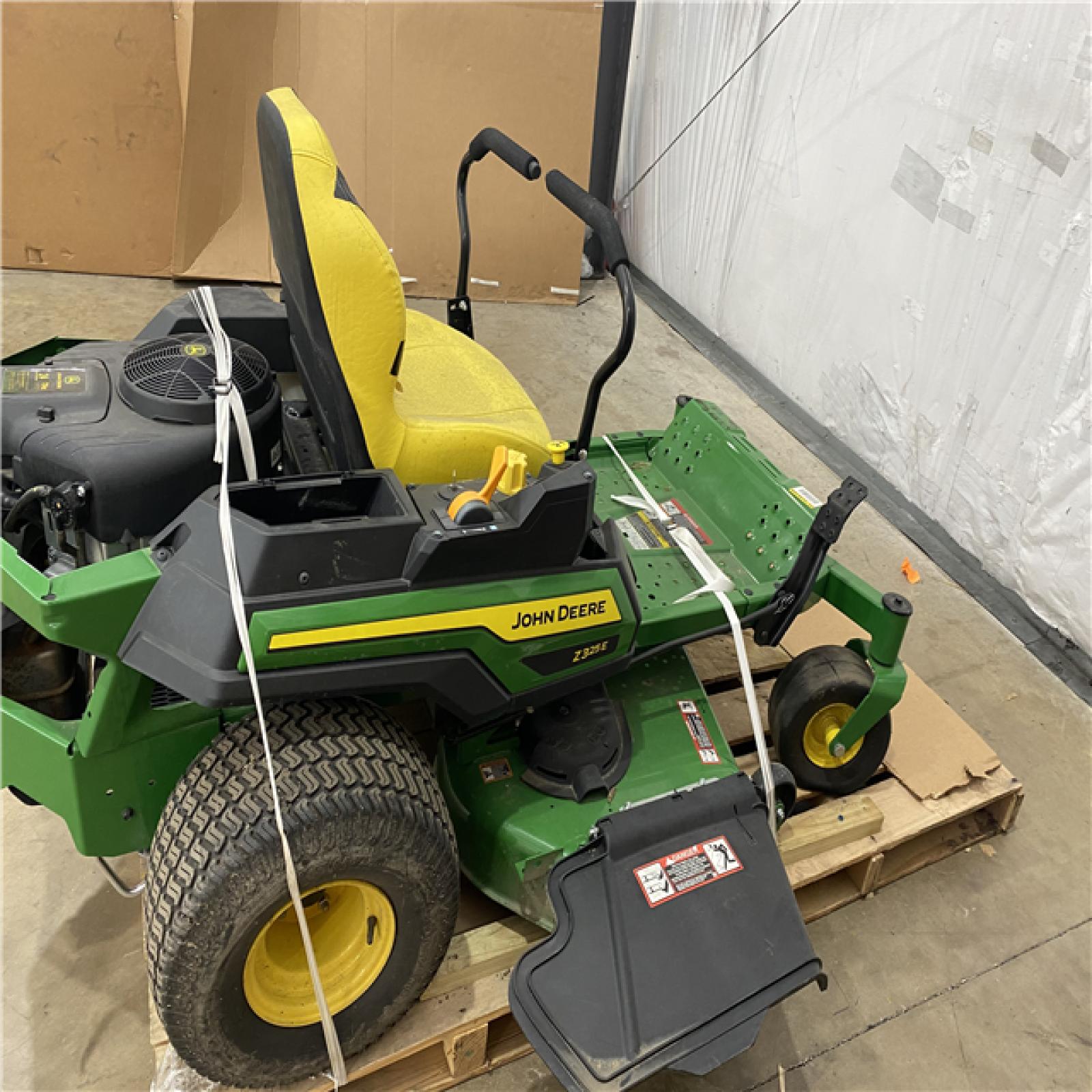 JOHN DEERE Z325E ZTRAK SIT DOWN LAWN MOWER