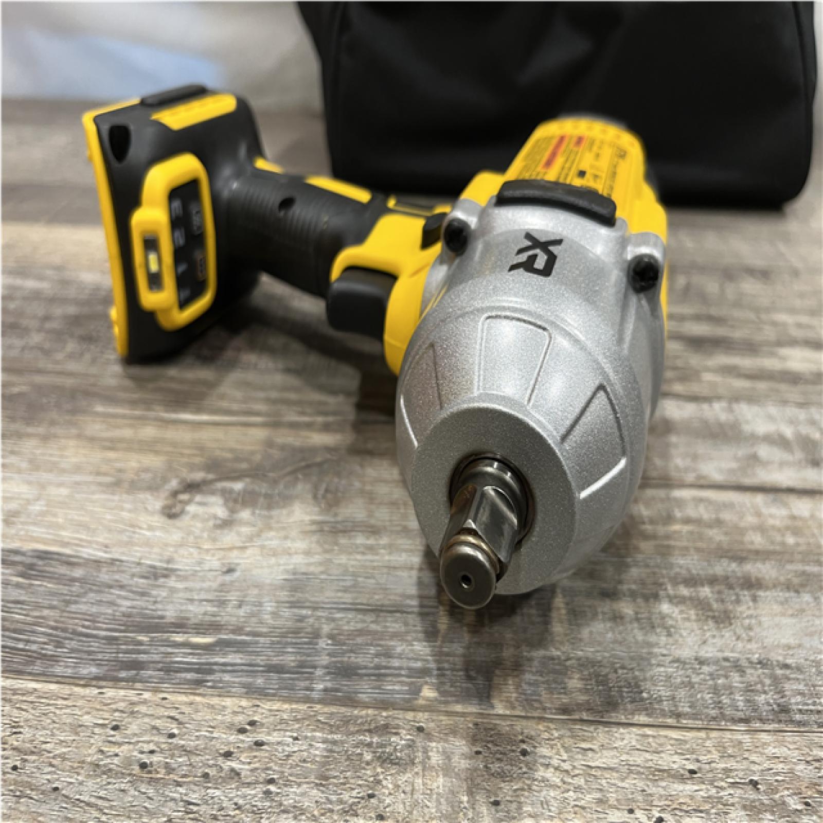 AS-IS DEWALT 20V MAX Lithium-Ion Cordless 1/2 in. Impact Wrench Kit