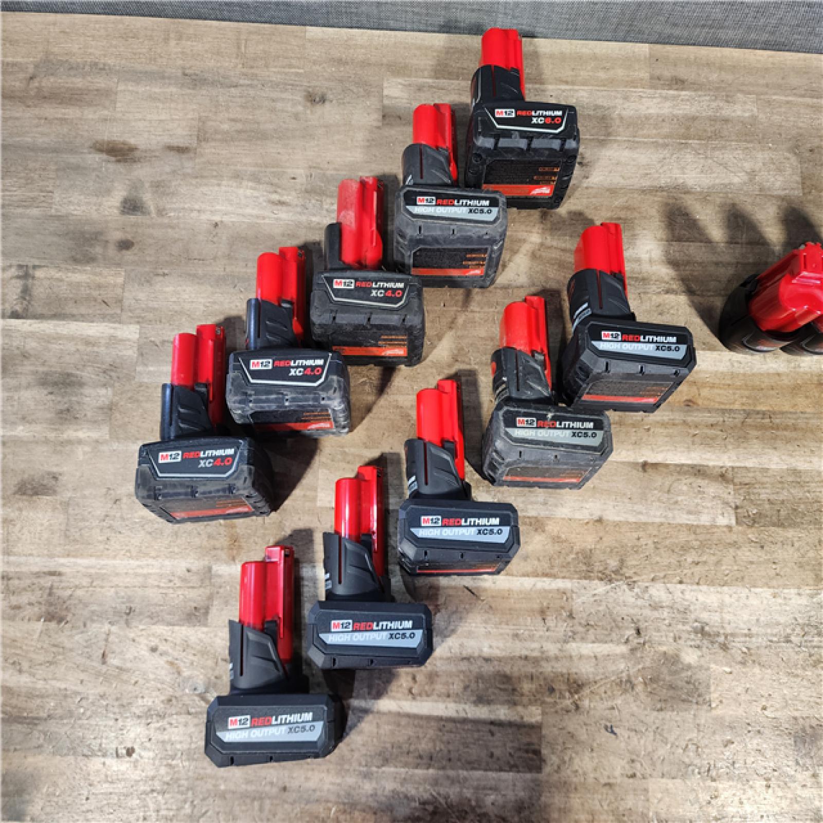 HOUSTON LOCATION - AS-IS MILWAUKEE BATTERY PACK QTY - 15