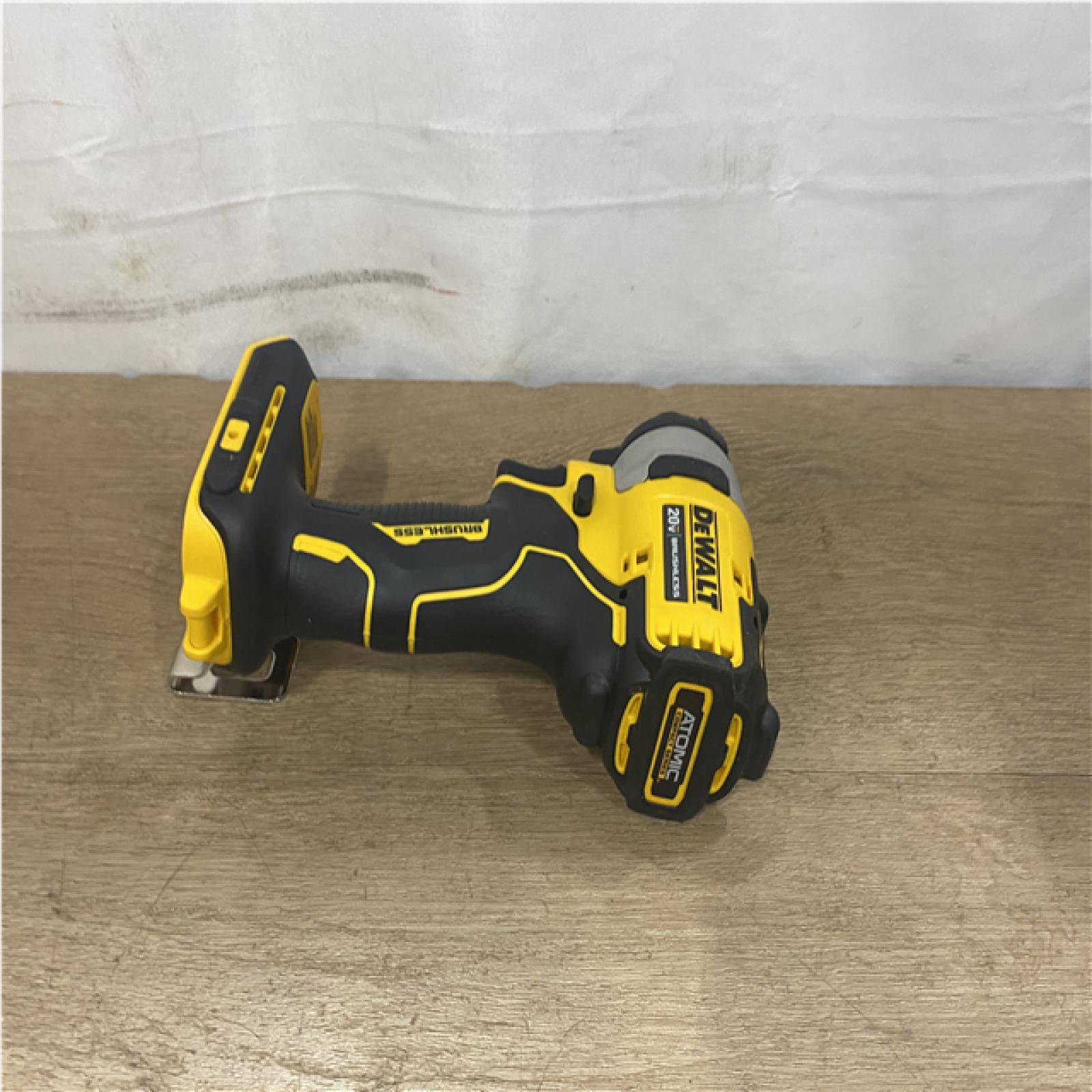 AS-IS DEWALT Atomic 20V Max Lithium-Ion Brushless Cordless Compact 1/4 in. Impact Driver Kit