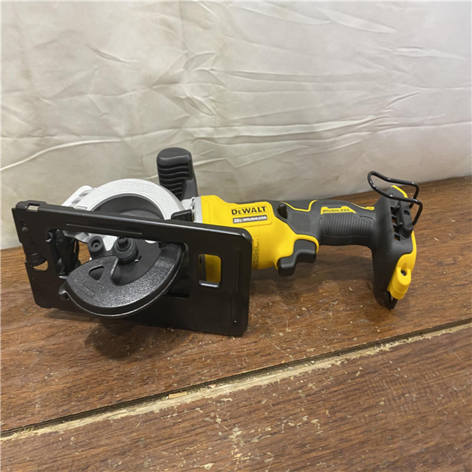 AS-IS DEWALT ATOMIC 20V MAX Cordless Brushless 4-1/2 in. Circular Saw (Tool Only)