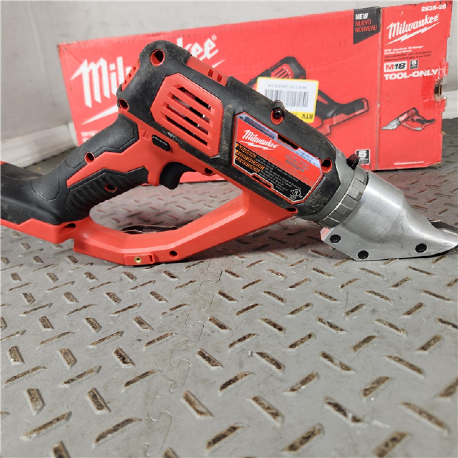 Houston location- AS-IS Milwaukee M18 Cordless 18 Gauge Double Cut Shear (TOOL-ONLY)