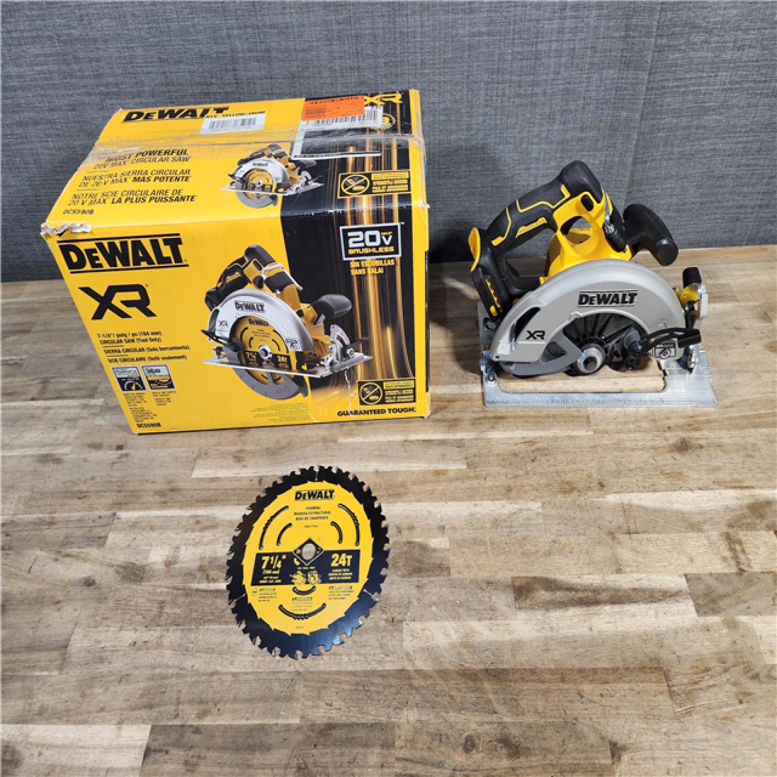 HOUSTON LOCATION - AS-IS DEWALT 20-Volt MAX 7-1/4 in. Cordless Circular Saw (Tool Only)
