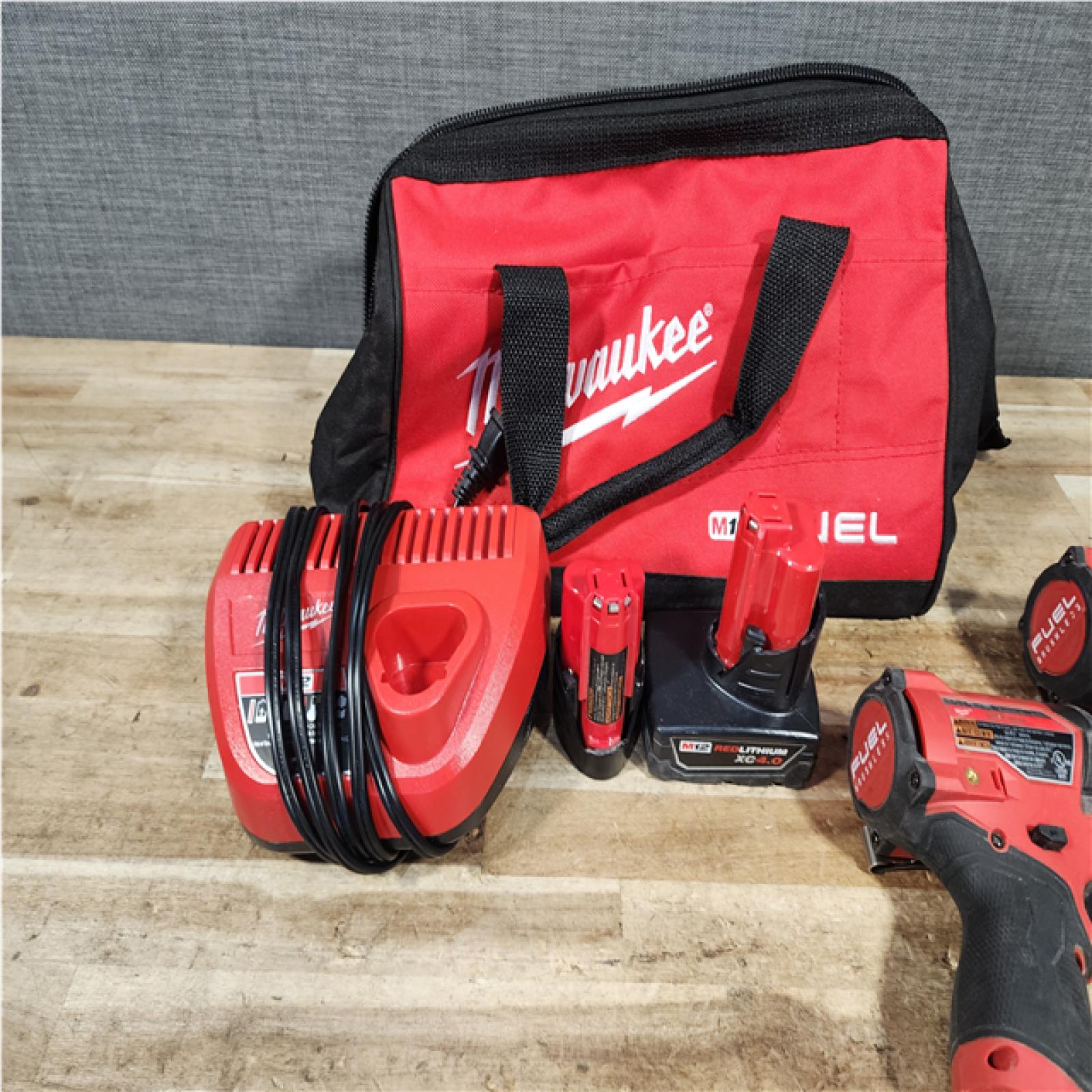 HOUSTON LOCATION - AS - IS Milwaukee 2 Tool Combo Kit W/ (2) Battery & Charger
