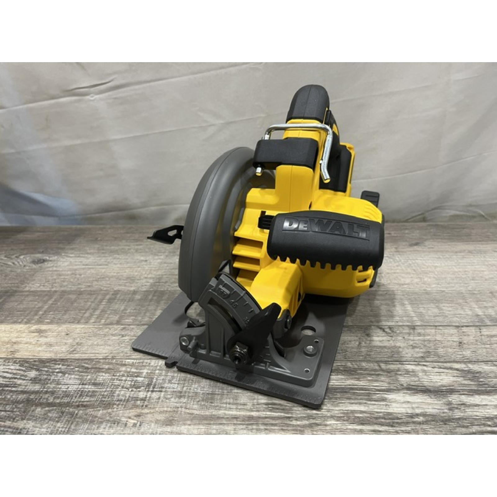 AS-IS DEWALT FLEXVOLT 60V MAX Cordless Brushless 7-1/4 in. Circular Saw with Brake (Tool Only)