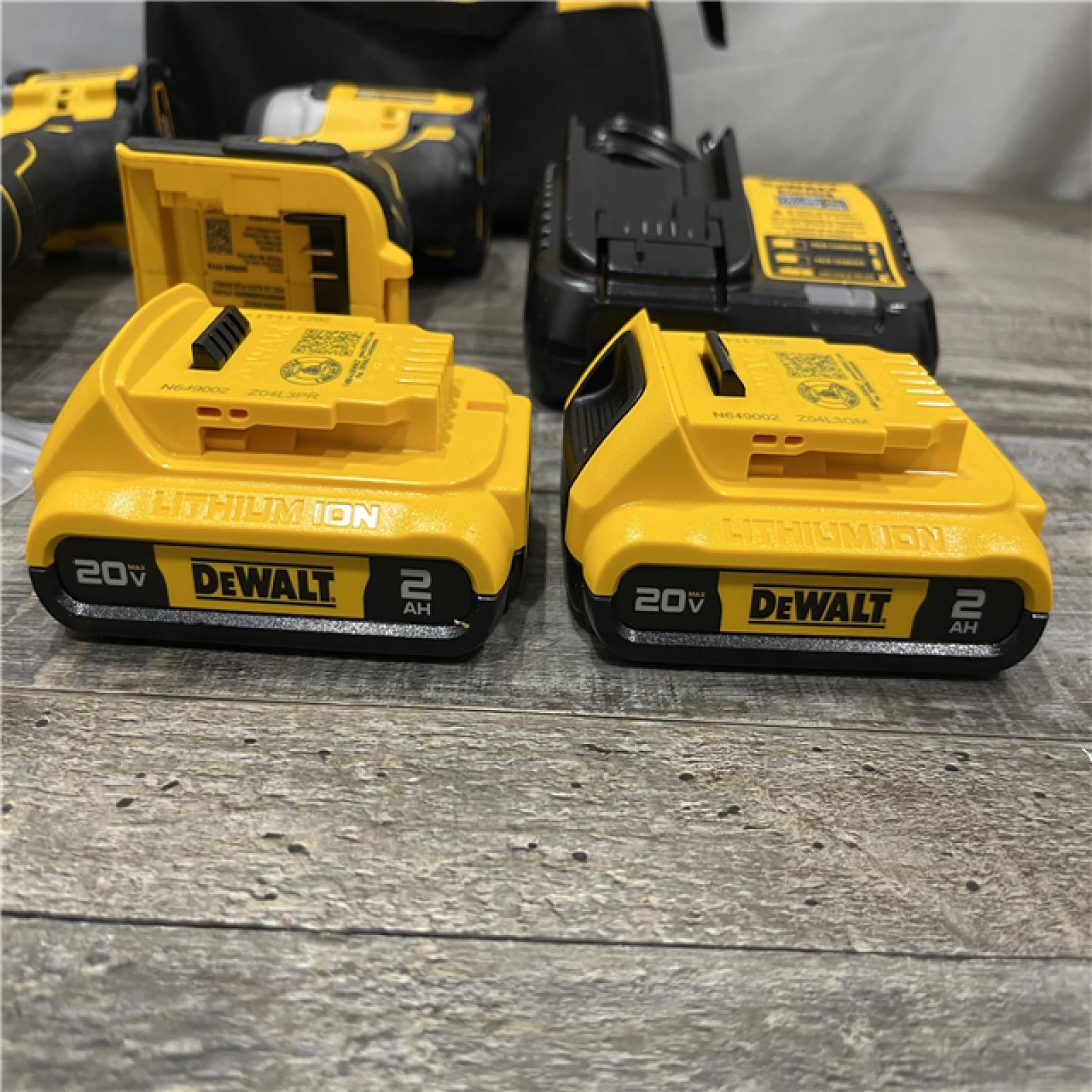 AS-IS DEWALT ATOMIC 20-Volt MAX Lithium-Ion Cordless Combo Kit