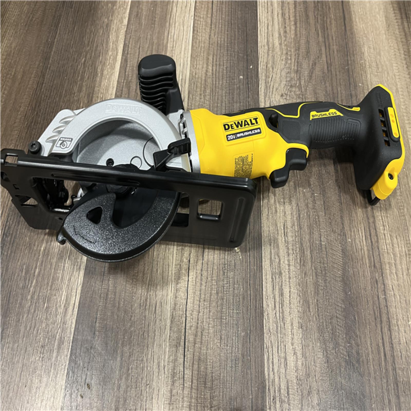 GOOD DEWALT ATOMIC 20V MAX Cordless Brushless 4-1/2 in. Circular Saw (Tool Only)